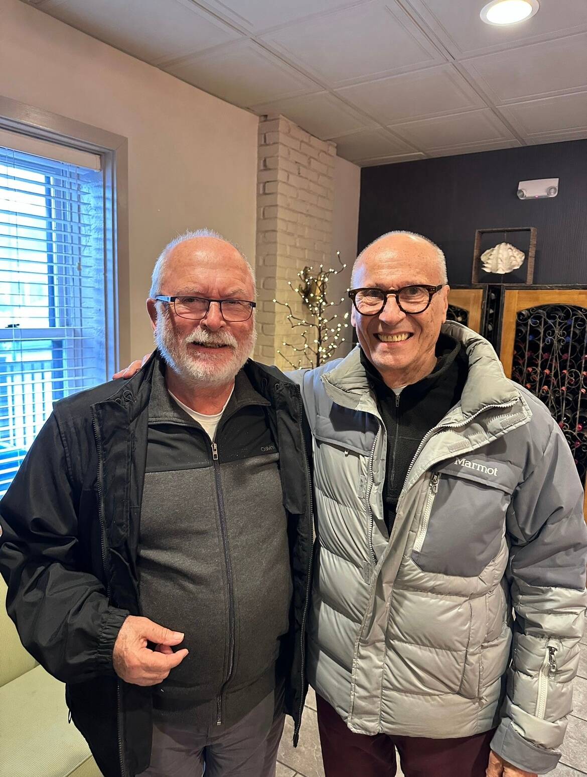 Grâce à un site de généalogie, ce Varois de 76 ans découvre qu'il a un demi-frère installé à San Francisco