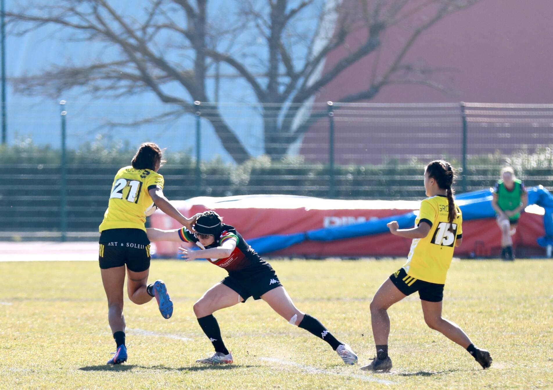 "Je m'étouffais dans mon sang": agressée en plein match, Charlotte a arrêté de jouer au rugby