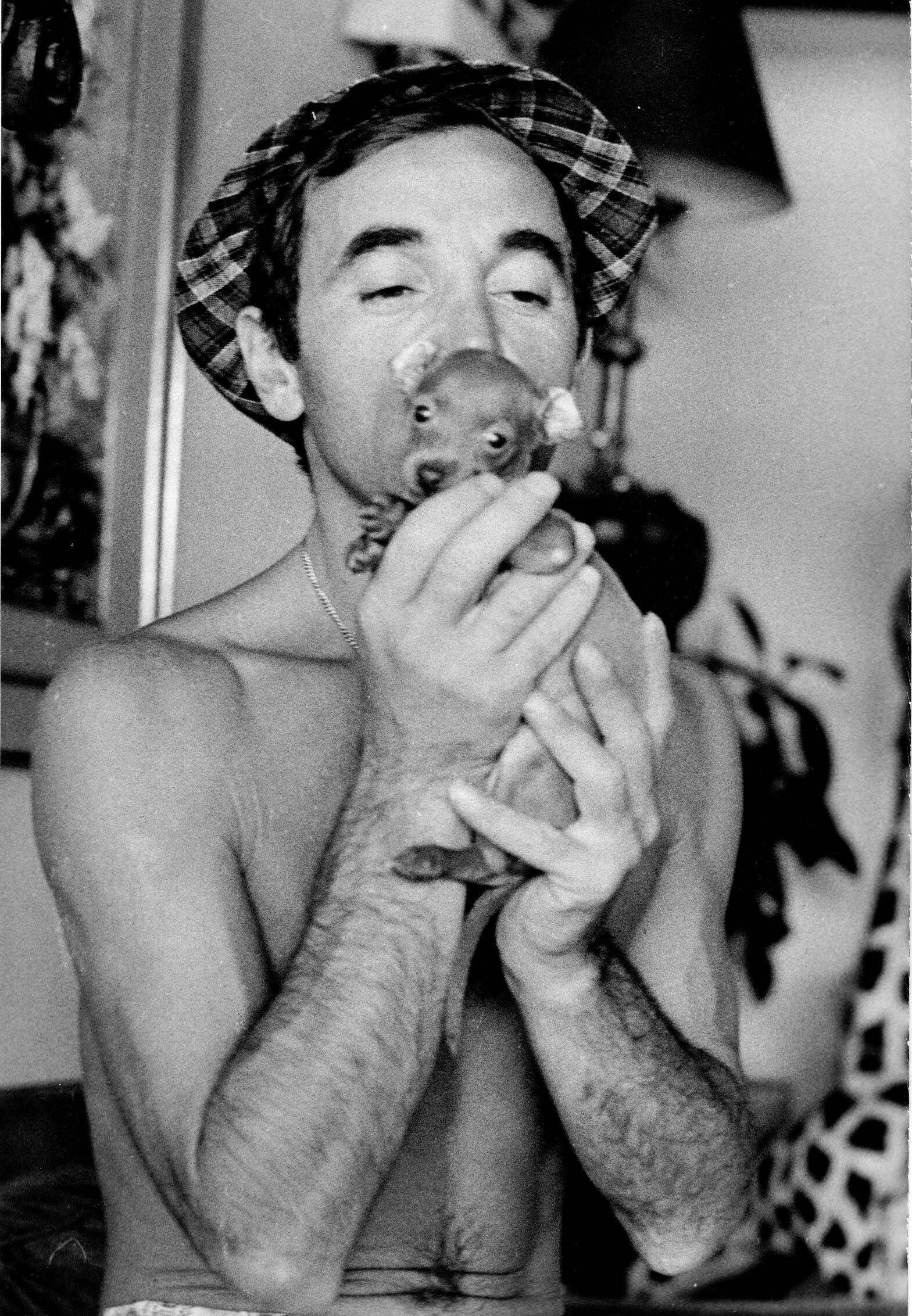 A voir à Cannes: Charles Aznavour dans l'objectif de Roger Kasparian, "l'oeil des sixties"