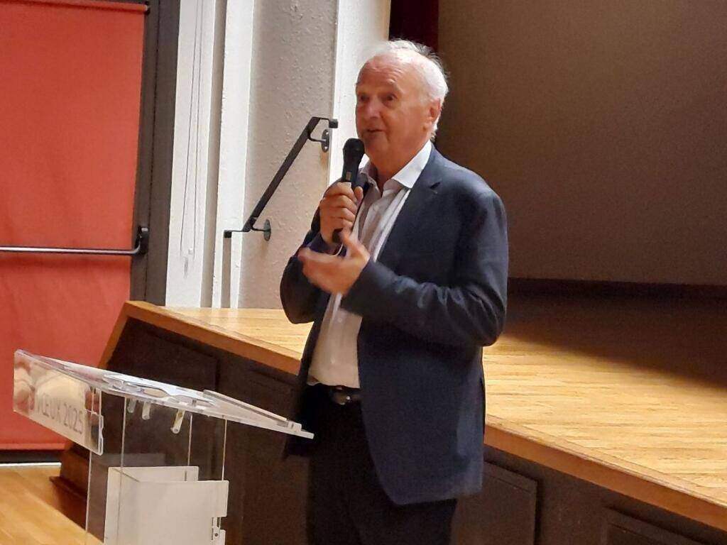 Comment le maire de ce village du pays grassois entend redynamiser le commerce local