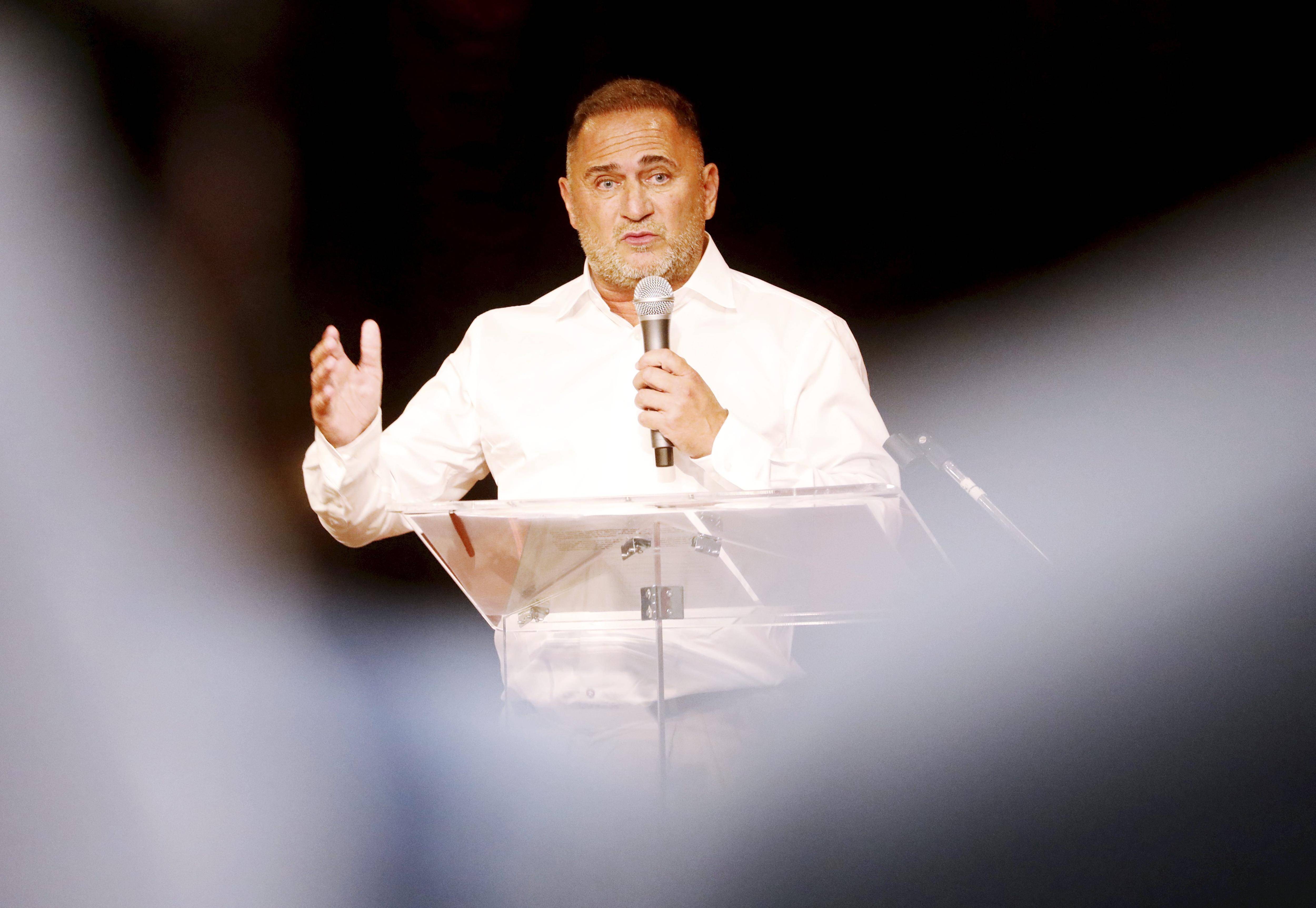 "Mon combat contre le cancer, je l'ai pris comme un vrai match", témoigne le sénateur LR du Var Michel Bonnus