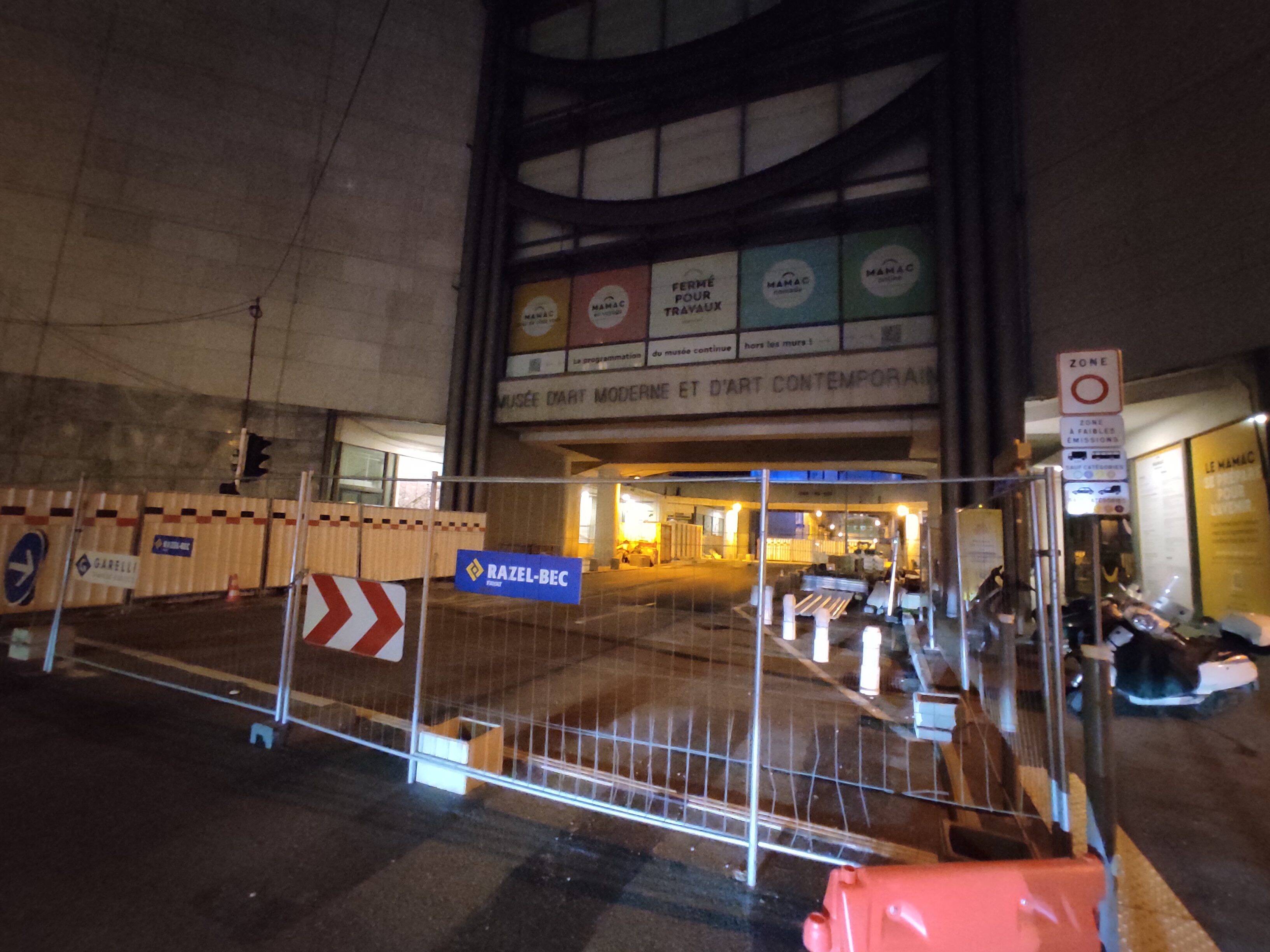 Comment les travaux de cette place de Nice vont-ils impacter les SDF qui y trouvent refuge?
