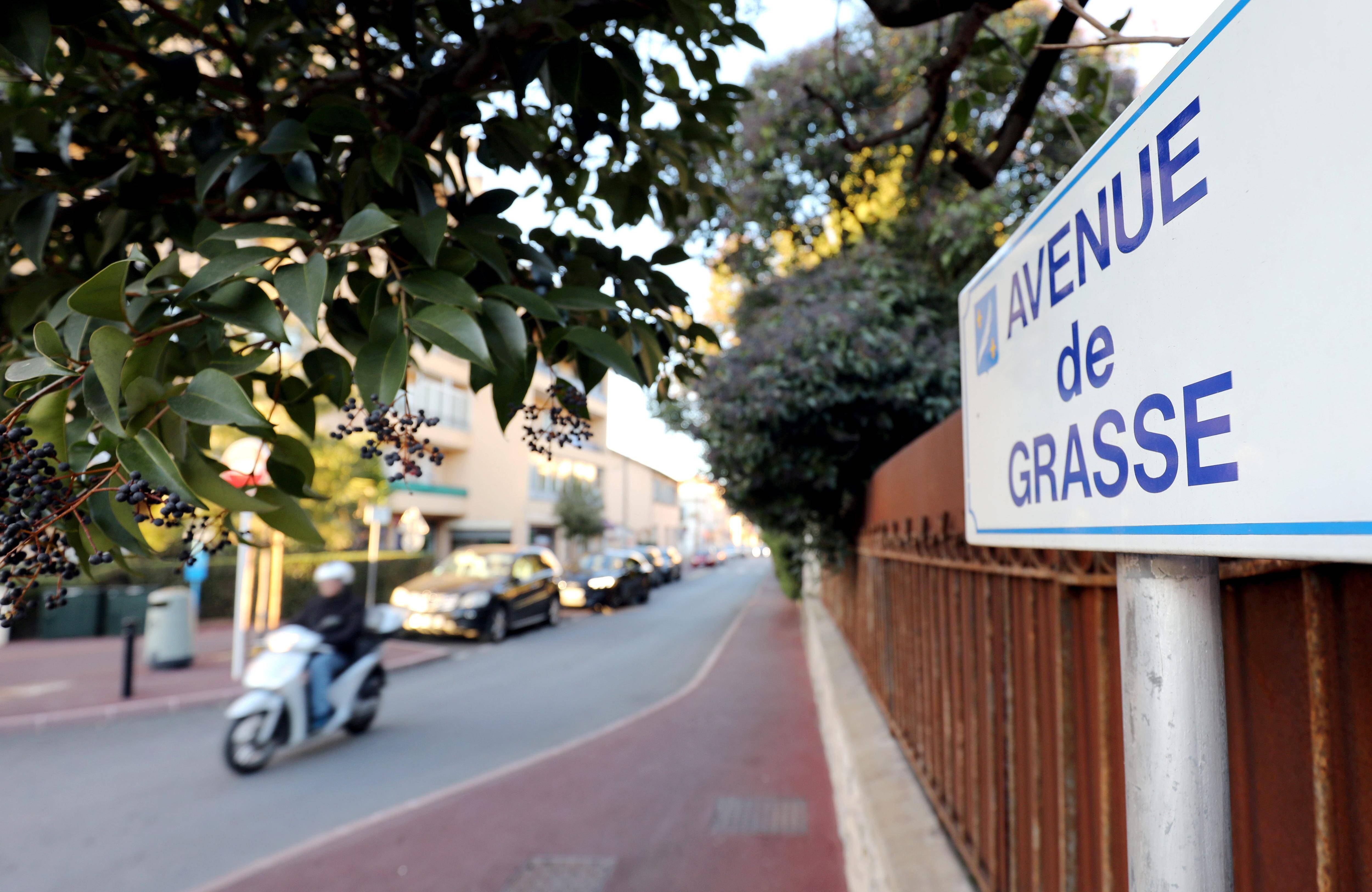 Quelle solution pour le passage du bus en haut de cette avenue? Les riverains ont interrogé le maire de Cannes