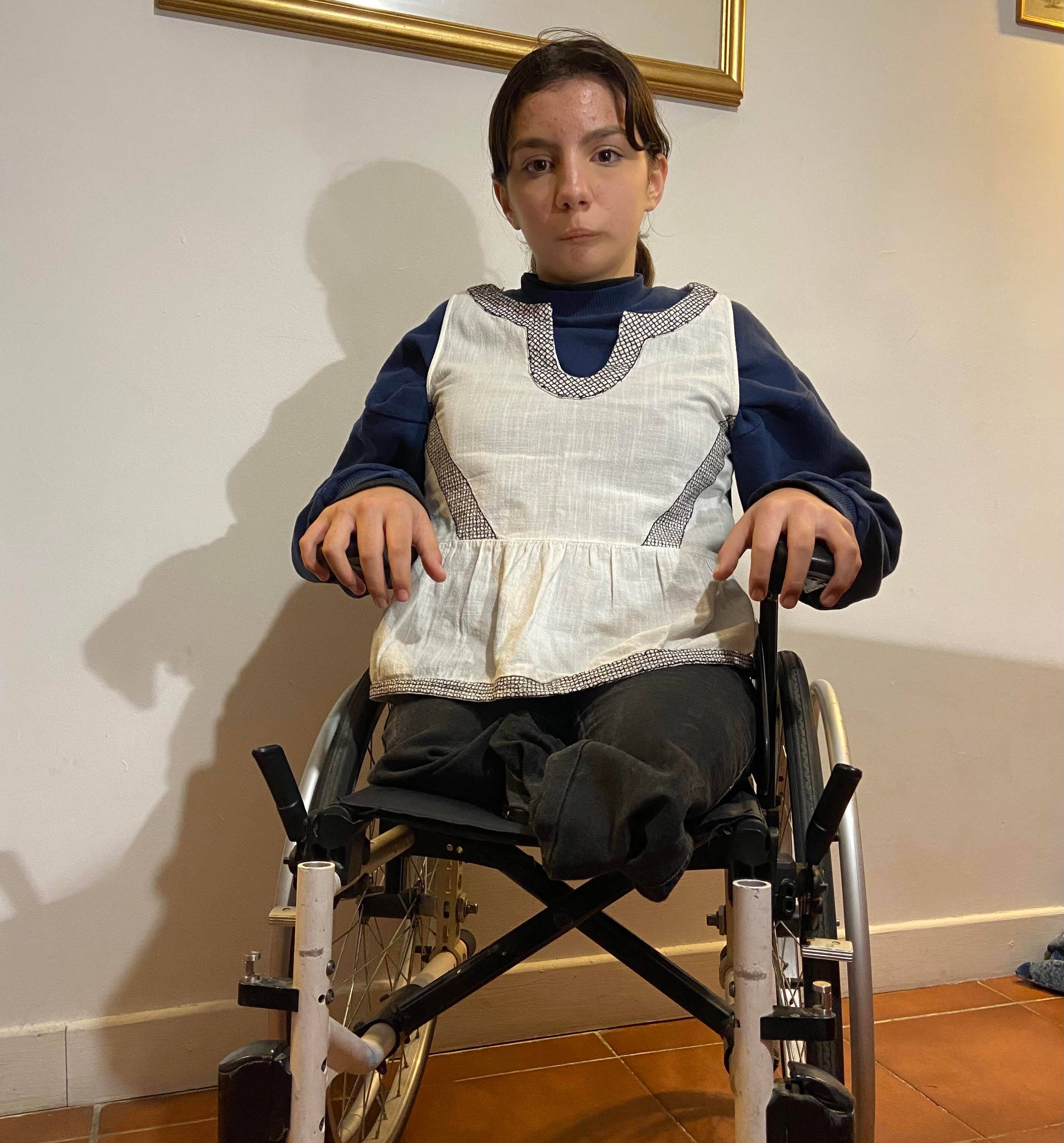 "Avant cet accident, je pouvais me déplacer seule comme mes copines": la détresse d'Ana, adolescente à la liberté fauchée depuis un an à Sainte-Maxime