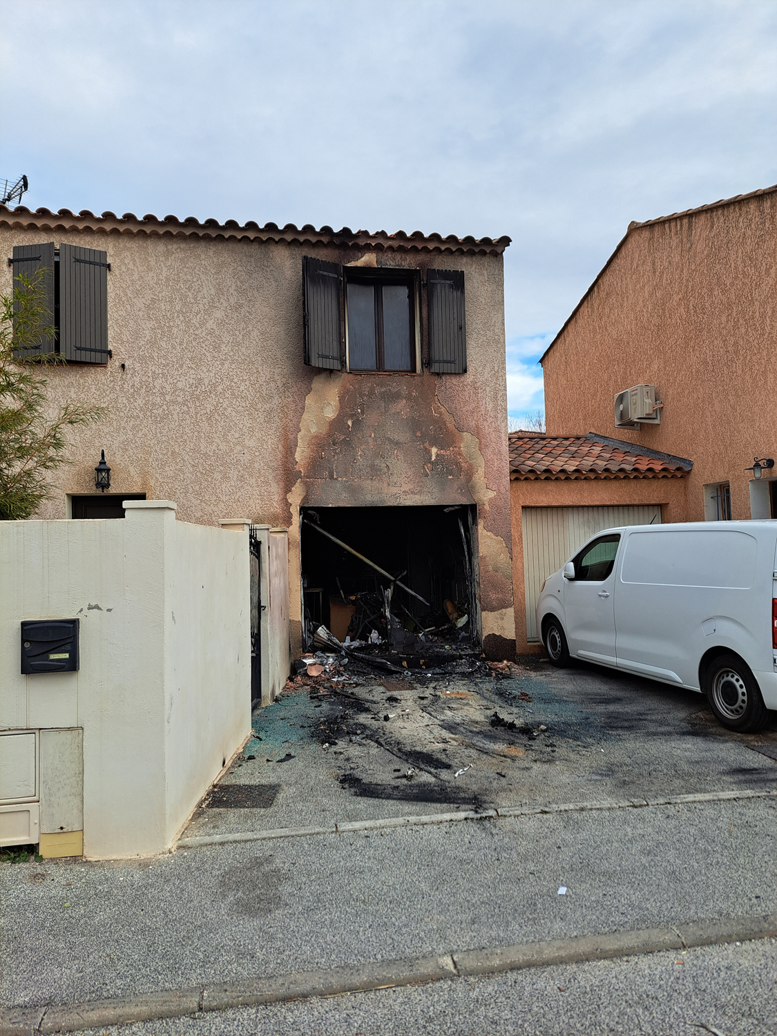 Un Varois s'immole par le feu devant la maison de sa fille à Solliès-Pont