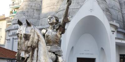 Un prince héritier apparenté à Napoléon et un ex-élu proche de Bayrou: qui se cache derrière la cagnotte pour "sauver la statue de Jeanne d'Arc"