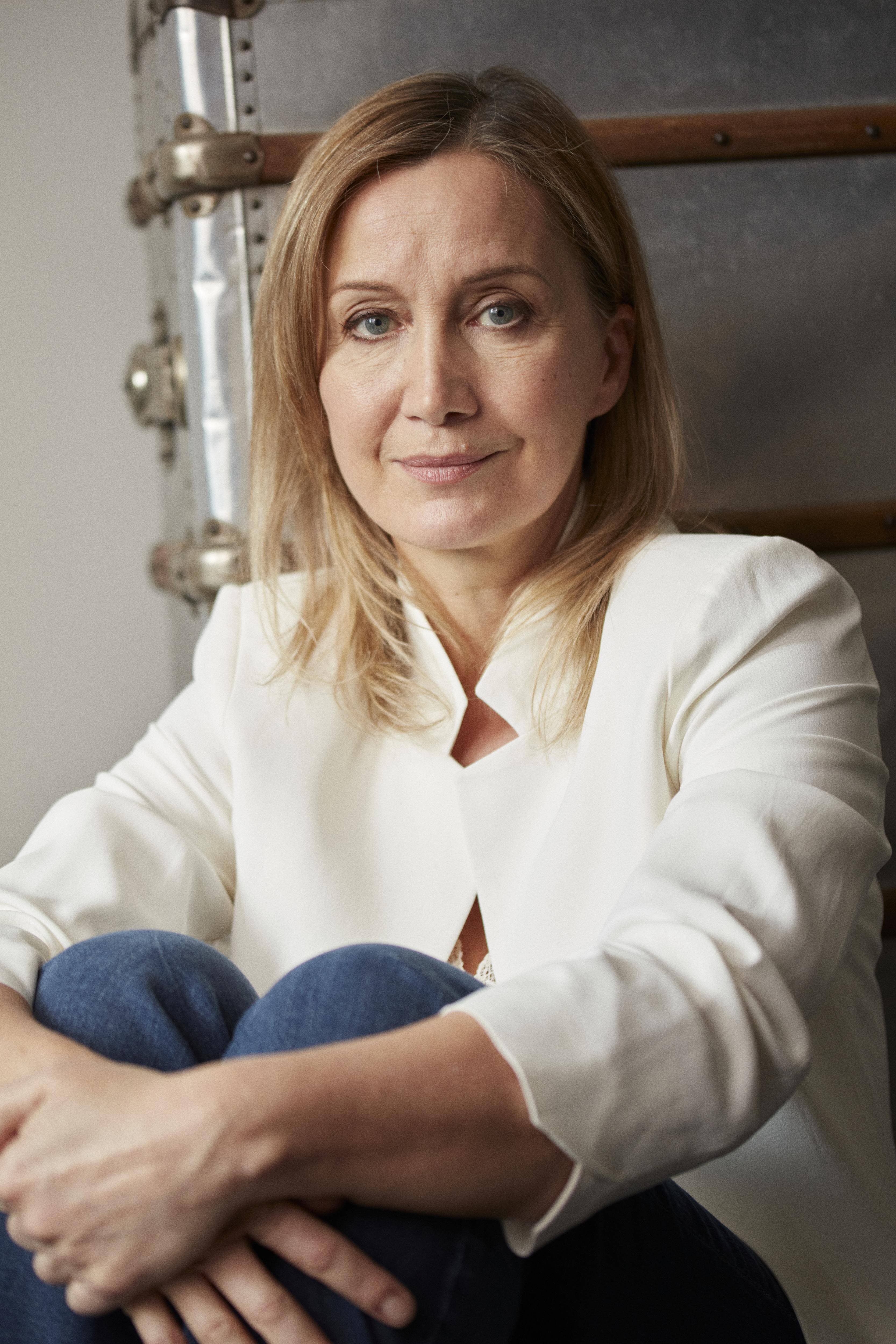 "Quand on joue un texte de Balasko, c'est un cadeau": Catherine Marchal présente la pièce iconique "Un grand cri d'amour" dans le Var