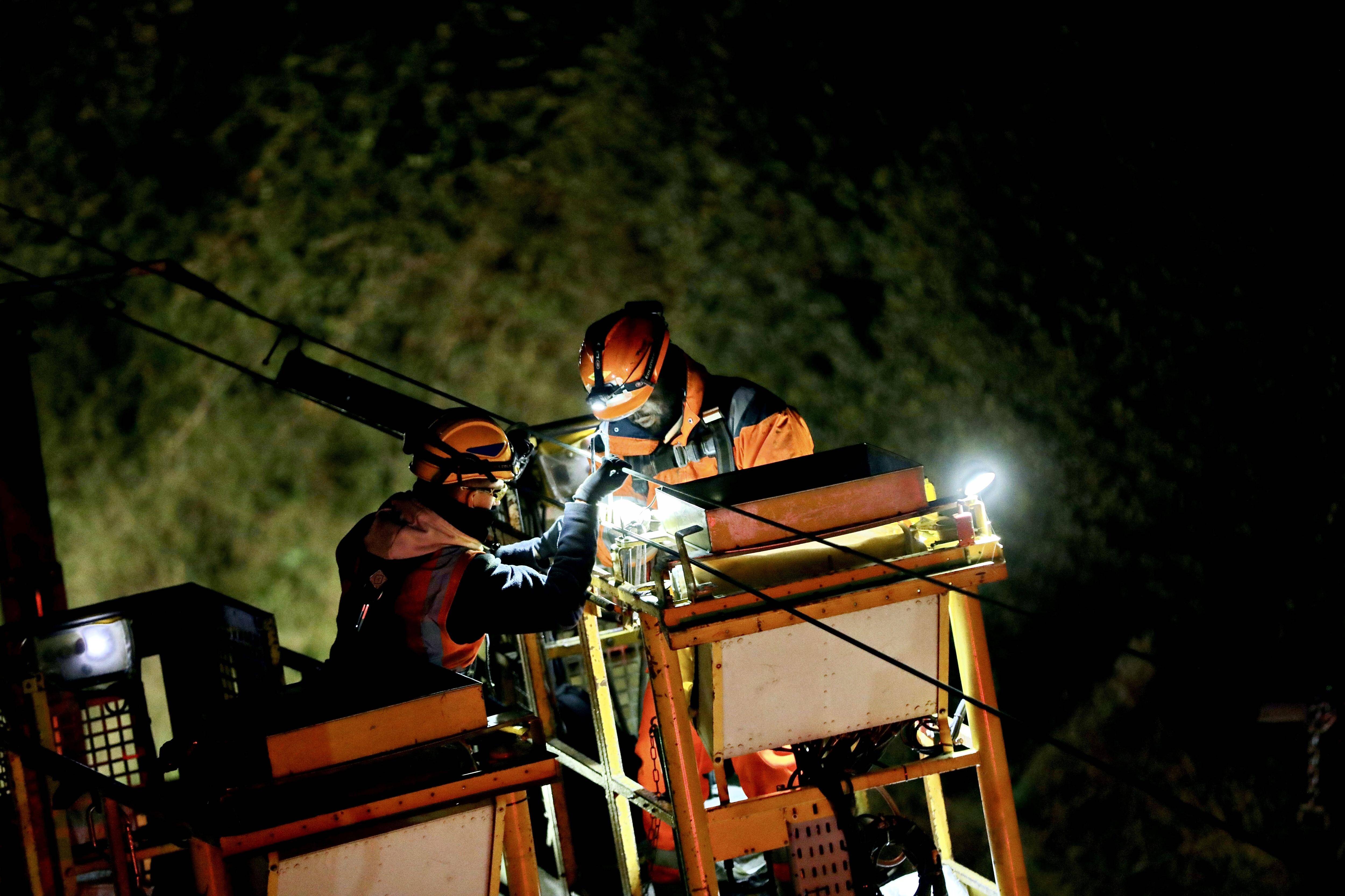 Mort d'un ouvrier sur un chantier SNCF à Toulon: le renouvellement des caténaires à l'arrêt