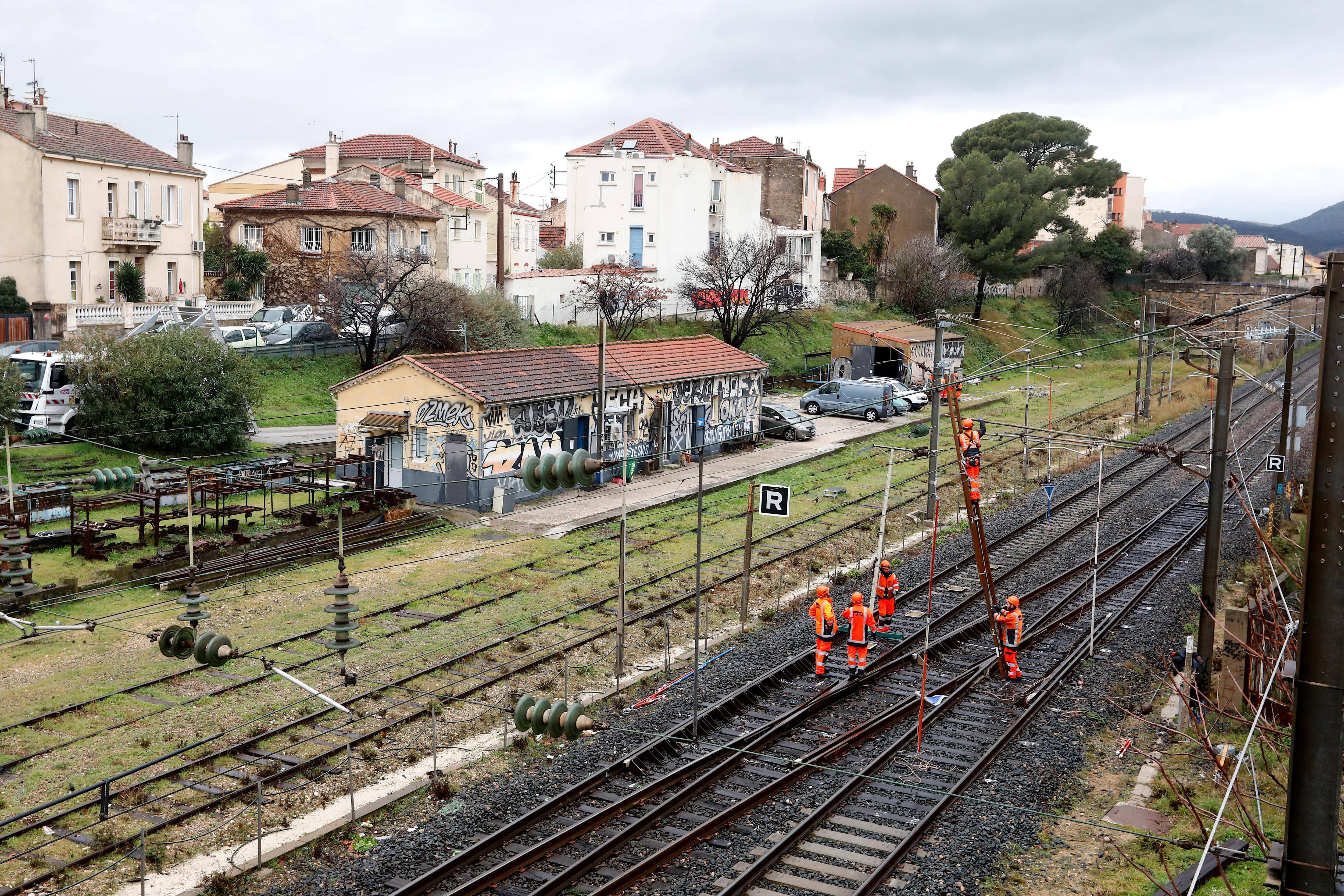 Ce qu'il faut savoir après l'accident qui a coûté la vie à un technicien sur un chantier SNCF à Toulon