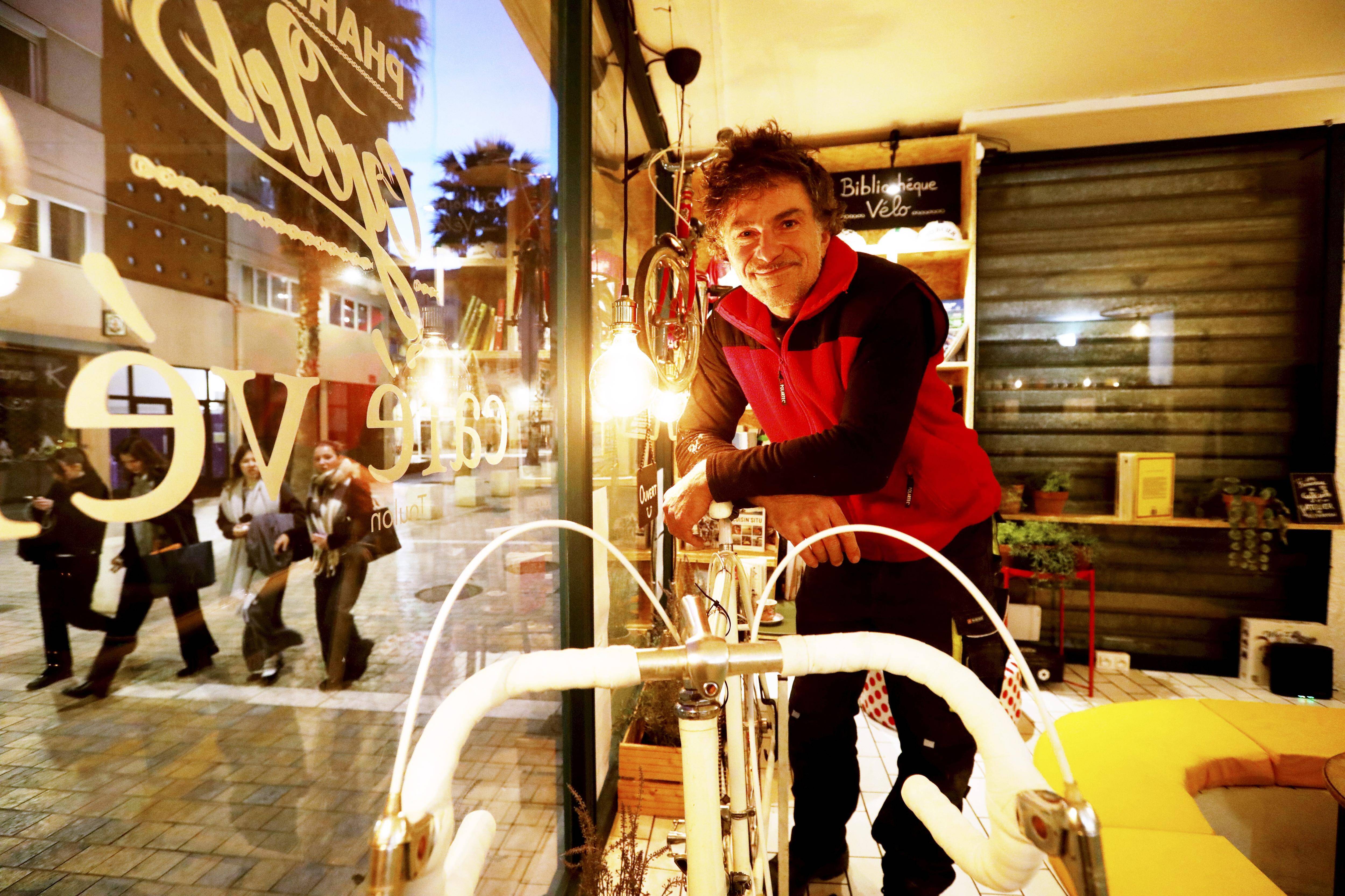 "Il y a de plus en plus de gens à vélo à Toulon": ce Varois se bat pour que le cyclisme se développe en ville