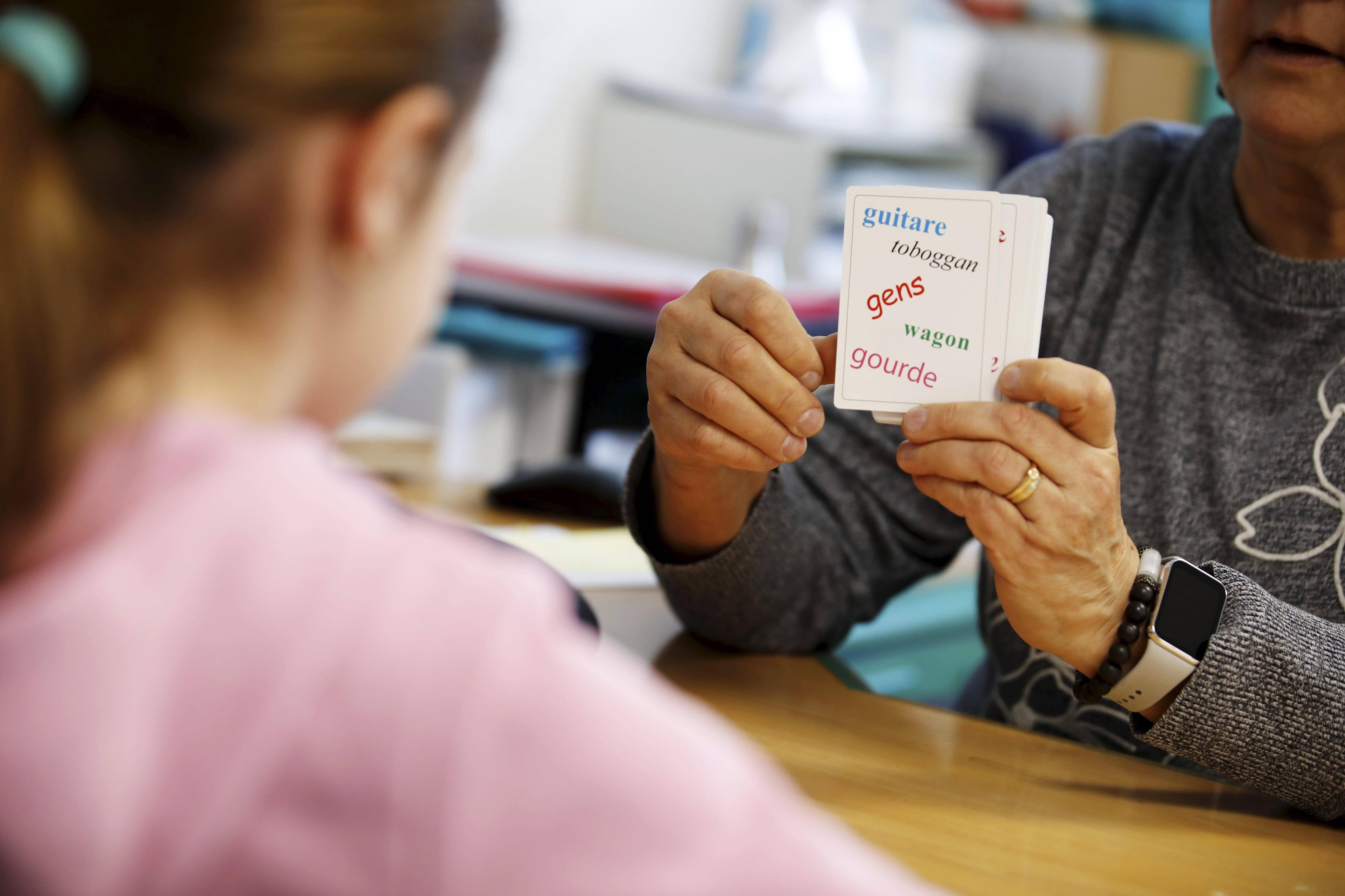 "J'ai passé je ne sais combien d'appels": pourquoi est-il si difficile de prendre rendez-vous pour un enfant chez un orthophoniste?
