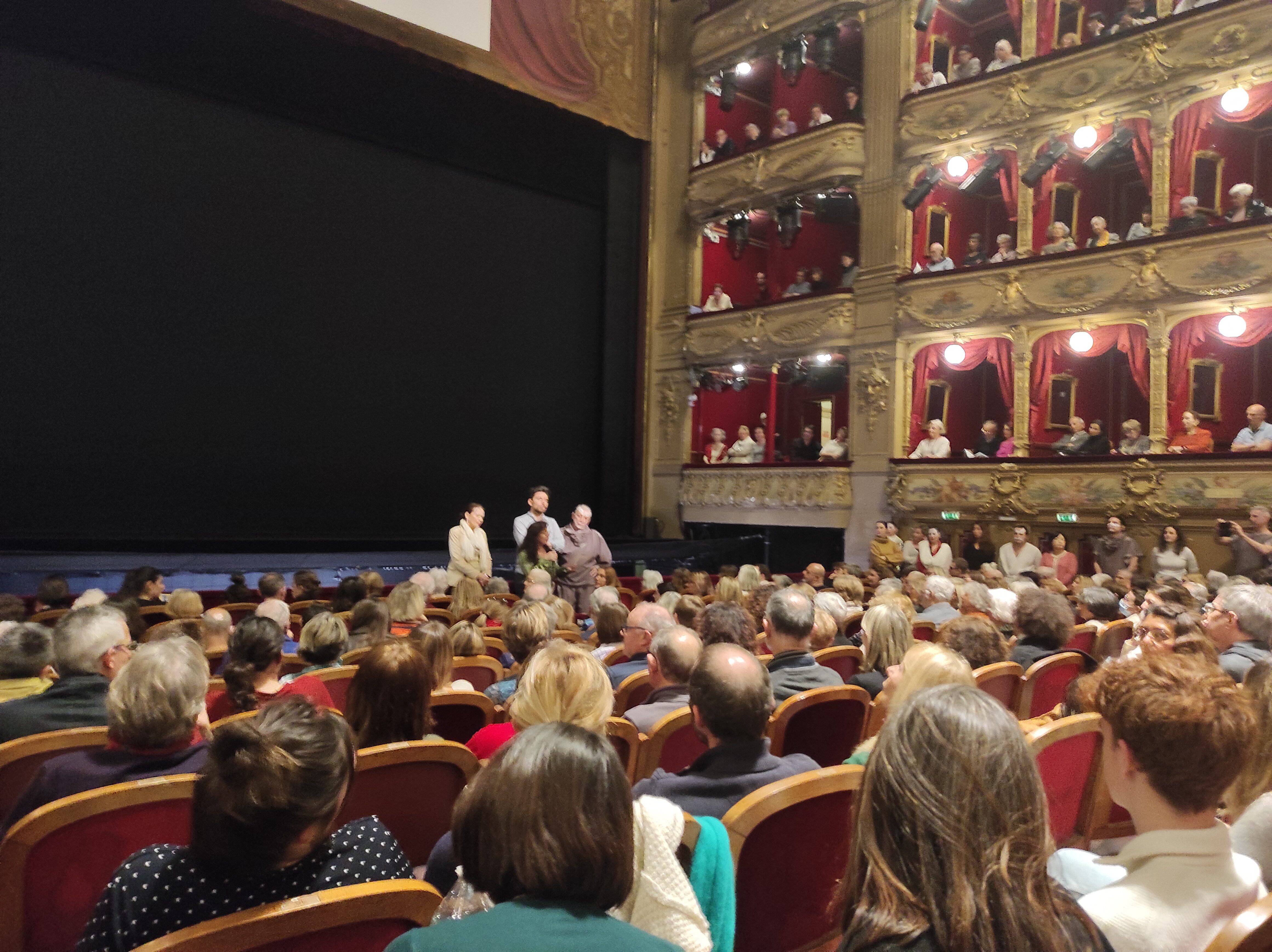 Choristes licenciés à Toulon: des artistes de l'opéra de Nice montent au créneau pour soutenir leurs collègues