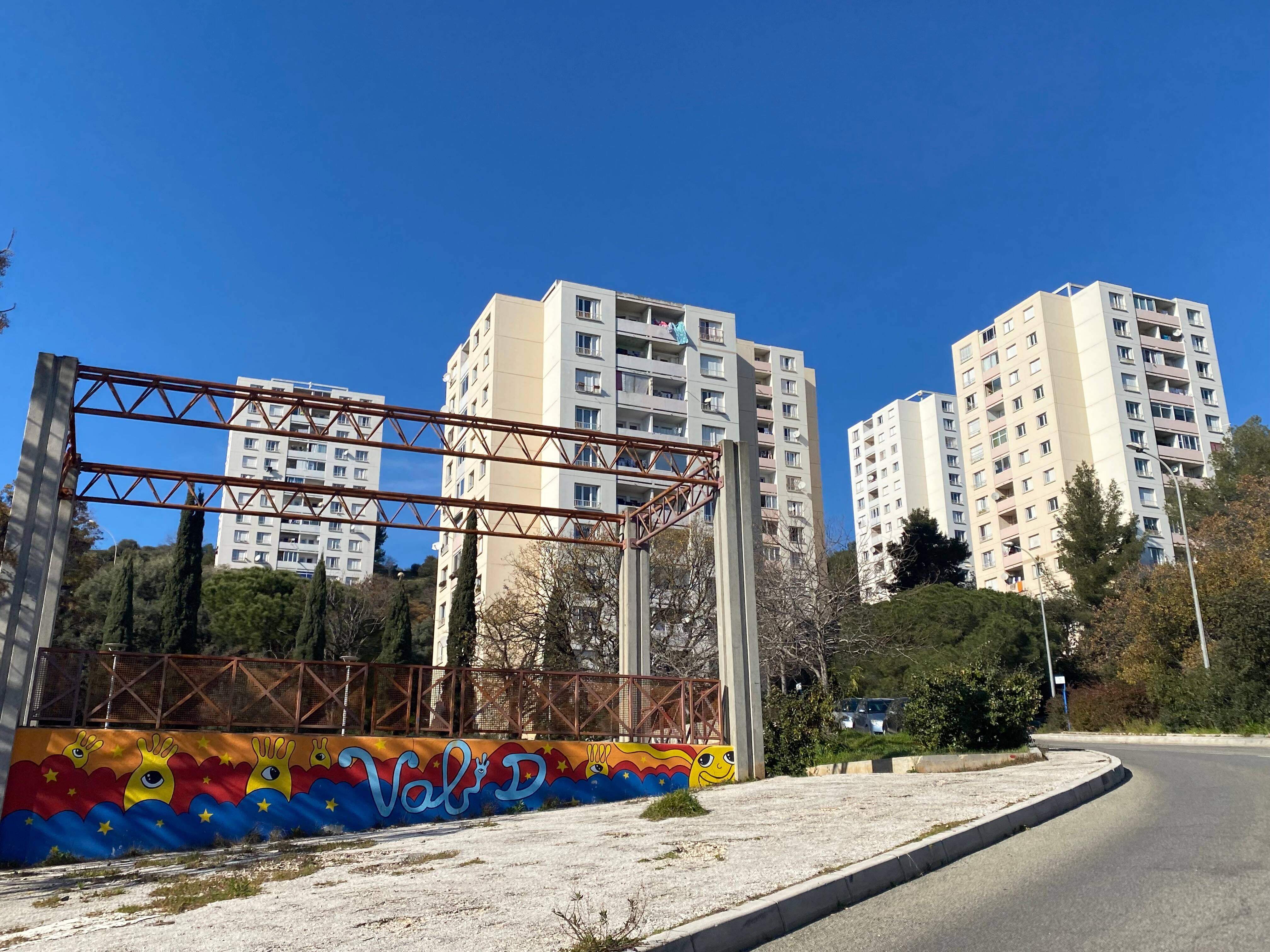 Un jeune homme de 16 ans interpellé en possession de stupéfiants au Val des Rougières à Hyères