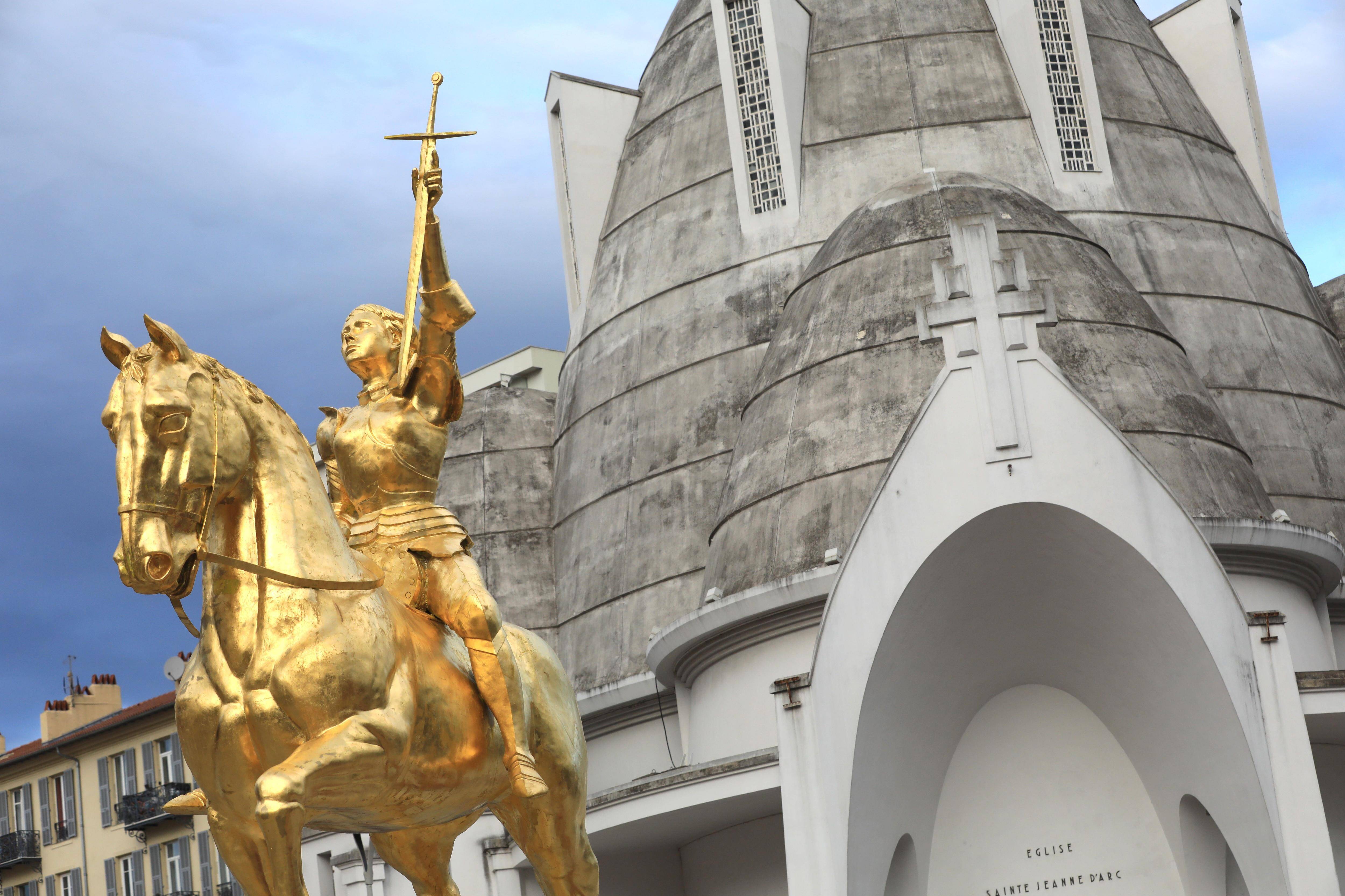 Polémiques autour de la statue de Jeanne d'Arc à Nice: comment l'extrême droite tente de doubler... l'extrême droite