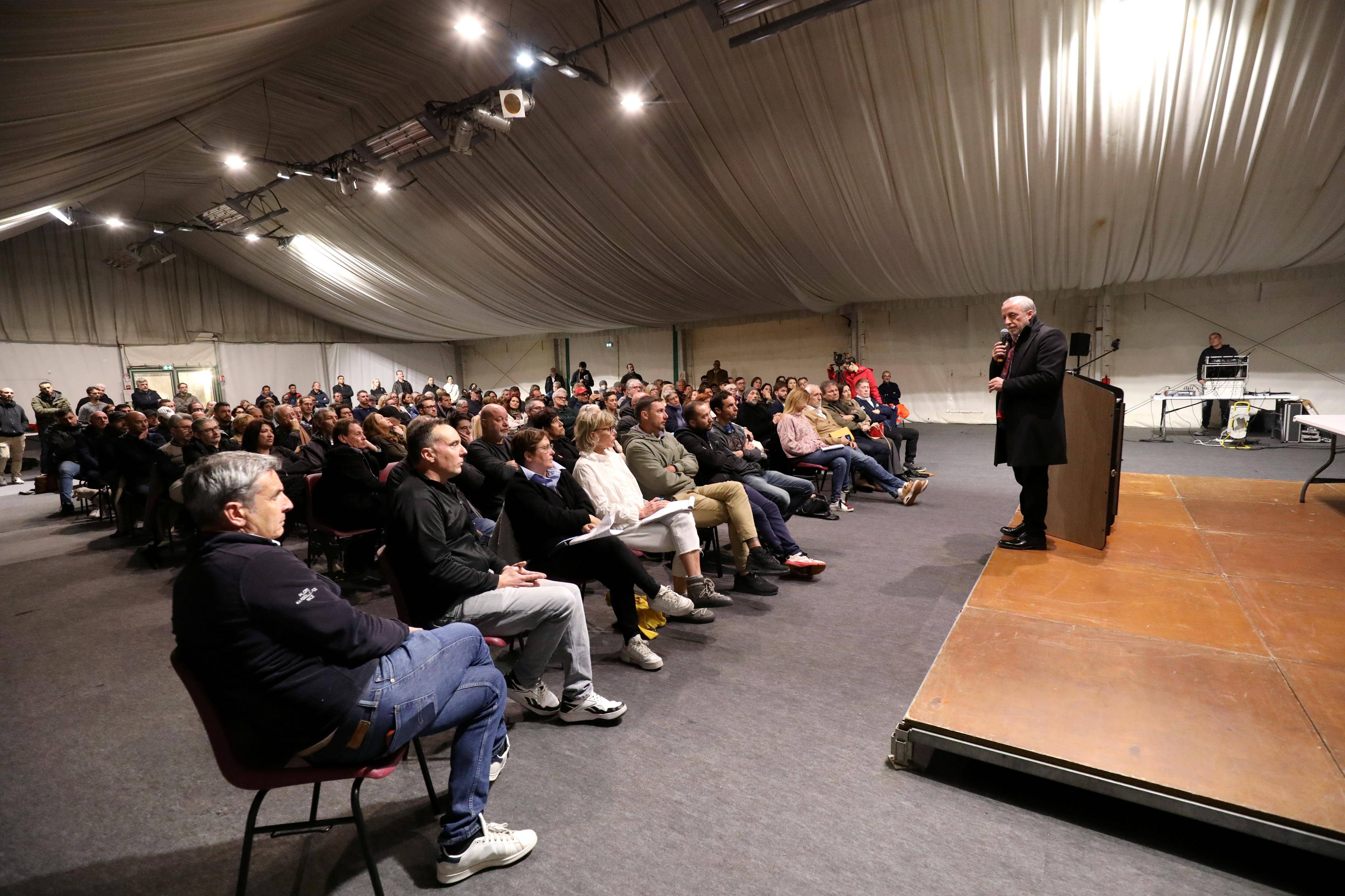Après la décision de Christian Estrosi, la contre-attaque contre l'arrêté d'interdiction des gros bateaux de croisière s'organise à Villefranche-sur-Mer