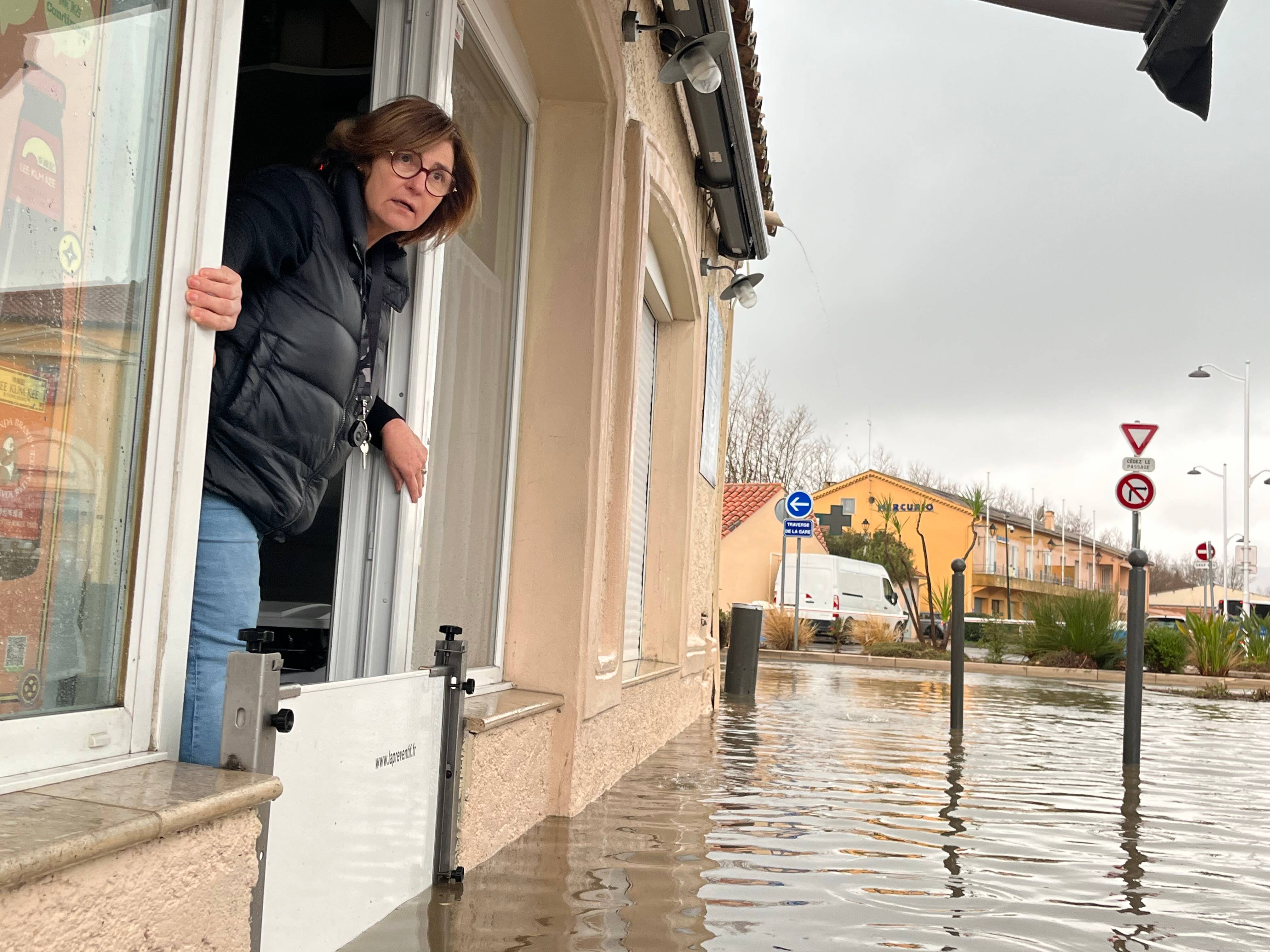 Le Var en alerte orange: rapide montée des eaux à Saint-Tropez, plusieurs rues du village inondées