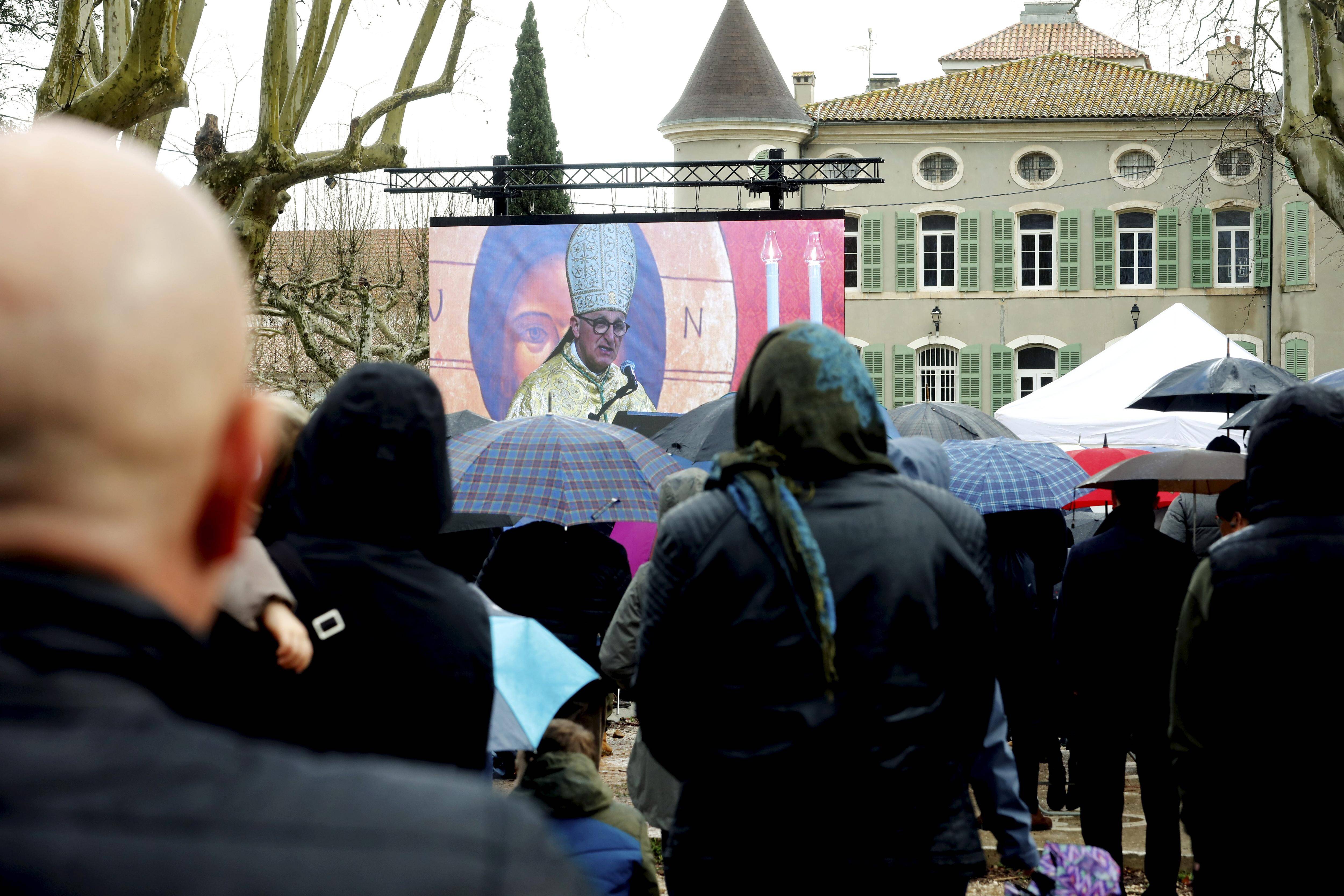 Les fidèles varois venus en très grand nombre pour dire au revoir à leur évêque Mgr Rey