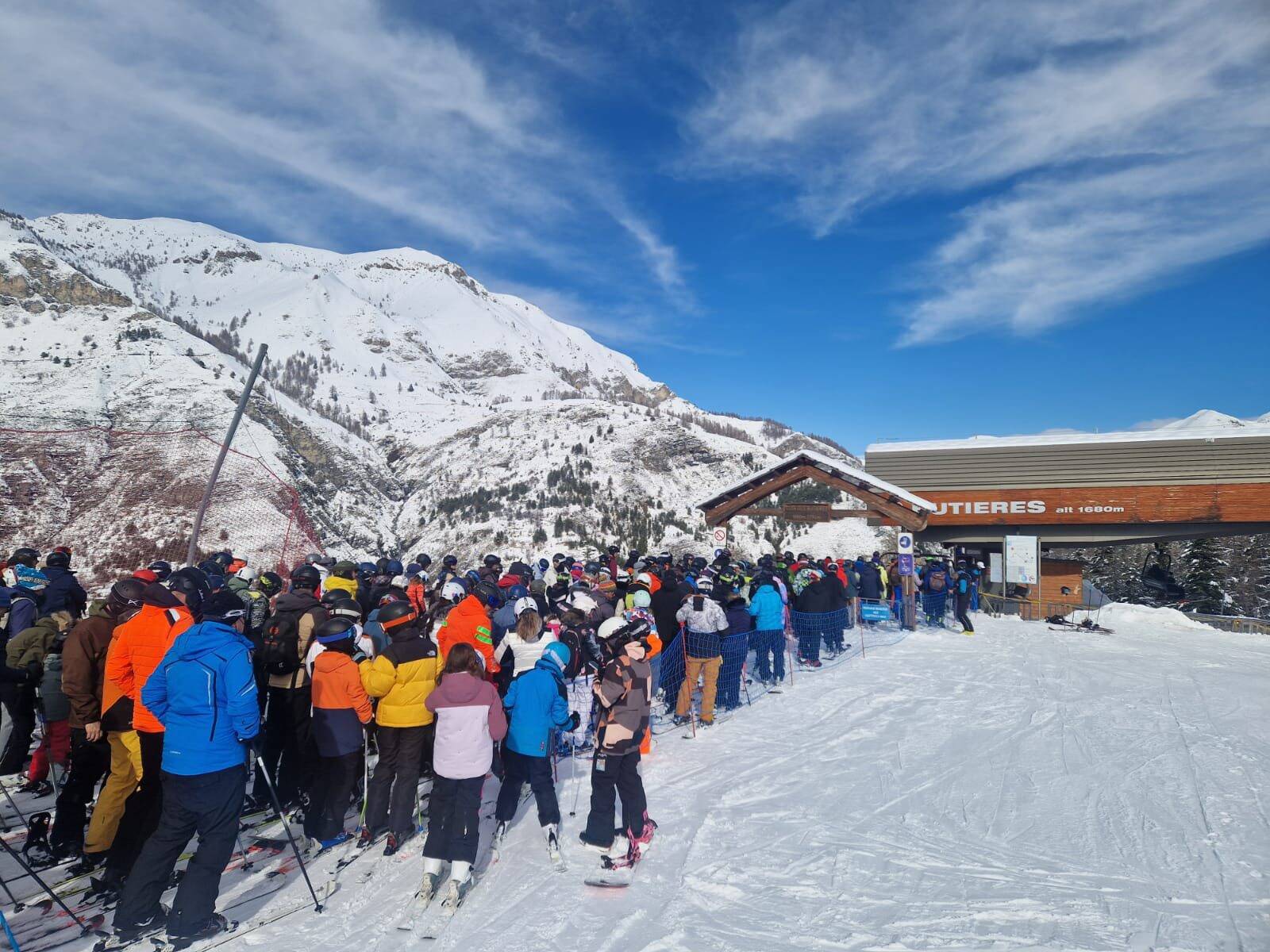 "De la folie!": week-end record dans les stations d'Isola et Auron, gare aux bouchons ce dimanche