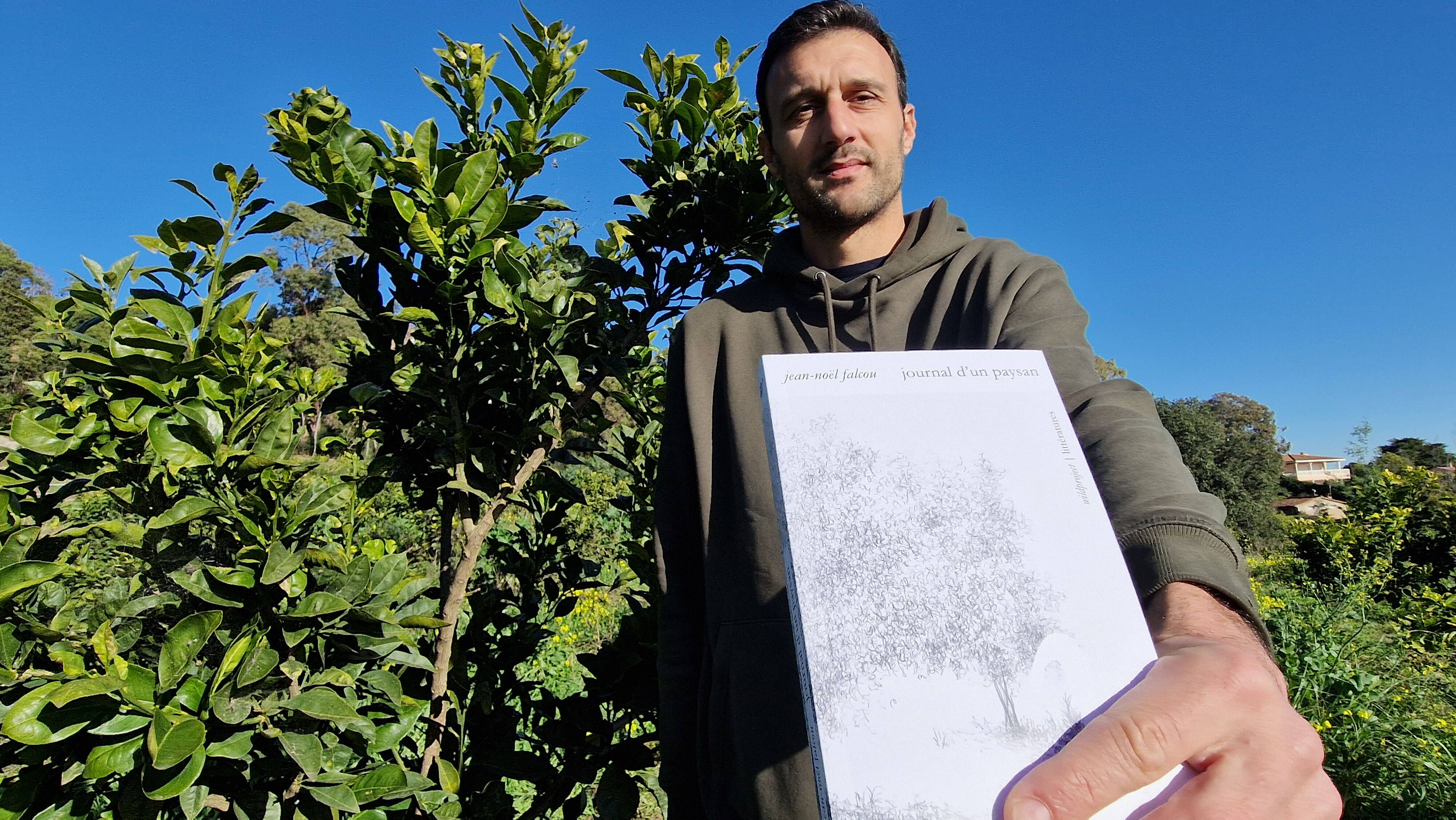 Un agrumiculteur de Vallauris raconte une année de son quotidien dans un livre