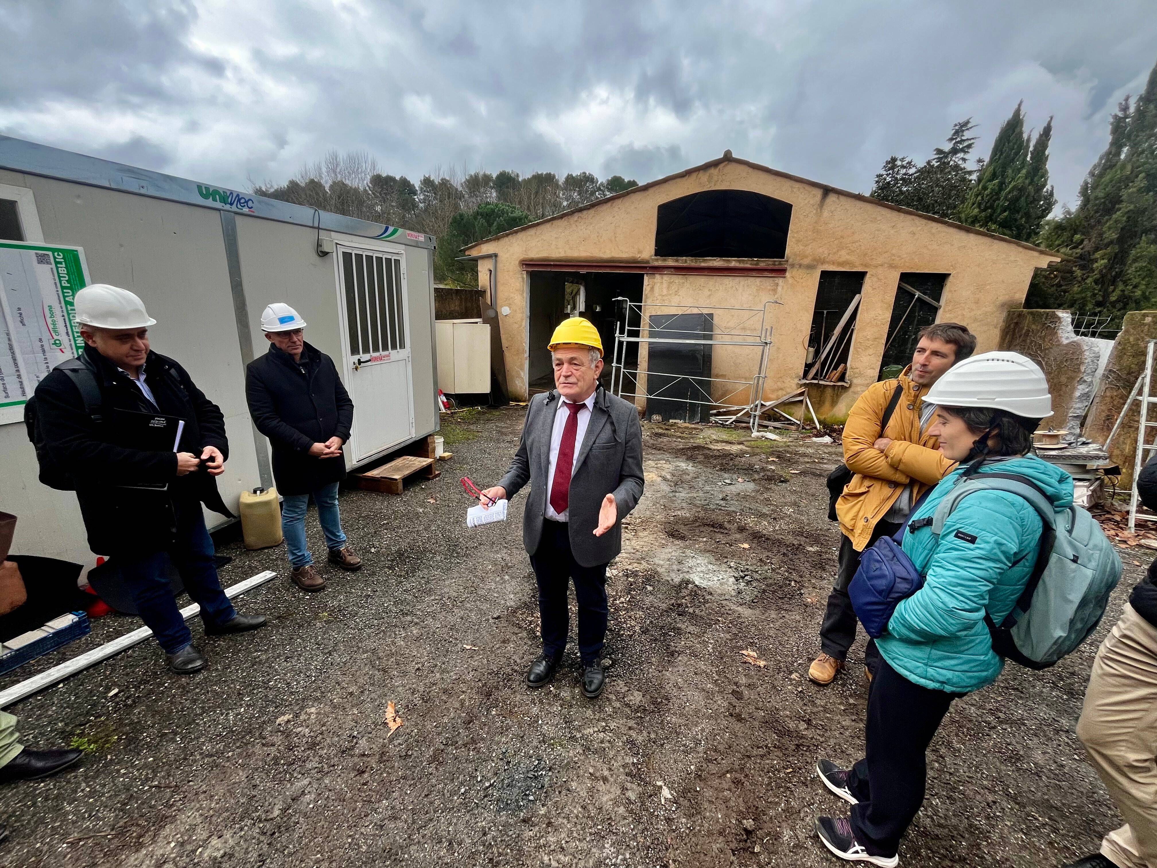 "Les trois médecins vont prendre leur retraite": pour ne pas devenir un désert médical, ce village construit un cabinet et attend cinq docteurs