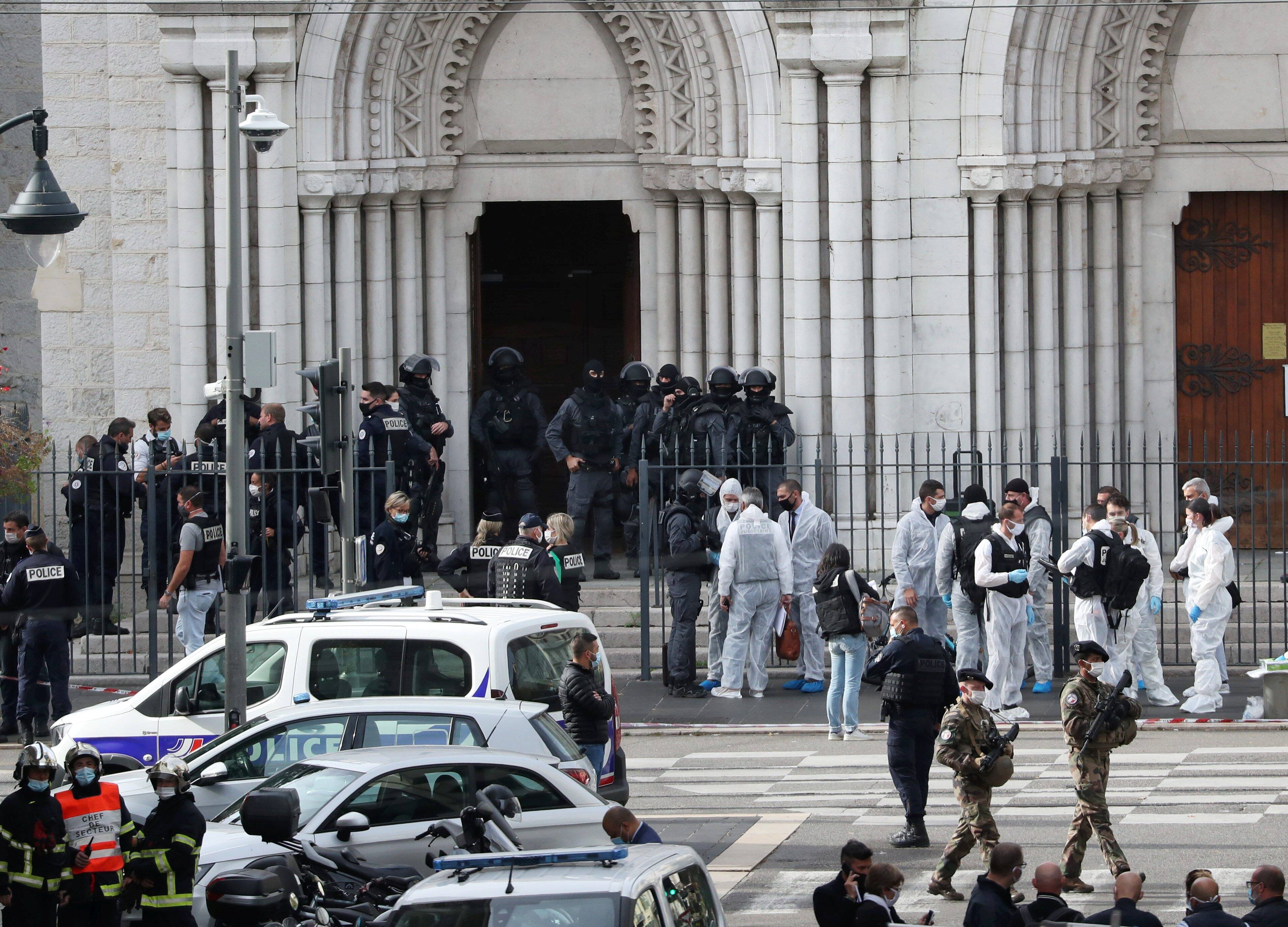 "Je suis satisfait de ce que le seigneur a écrit pour moi": ce que révèlent les conversations de Brahim Aouissaoui, accusé de l'assassinat de trois personnes lors de l'attentat de la basilique de Nice