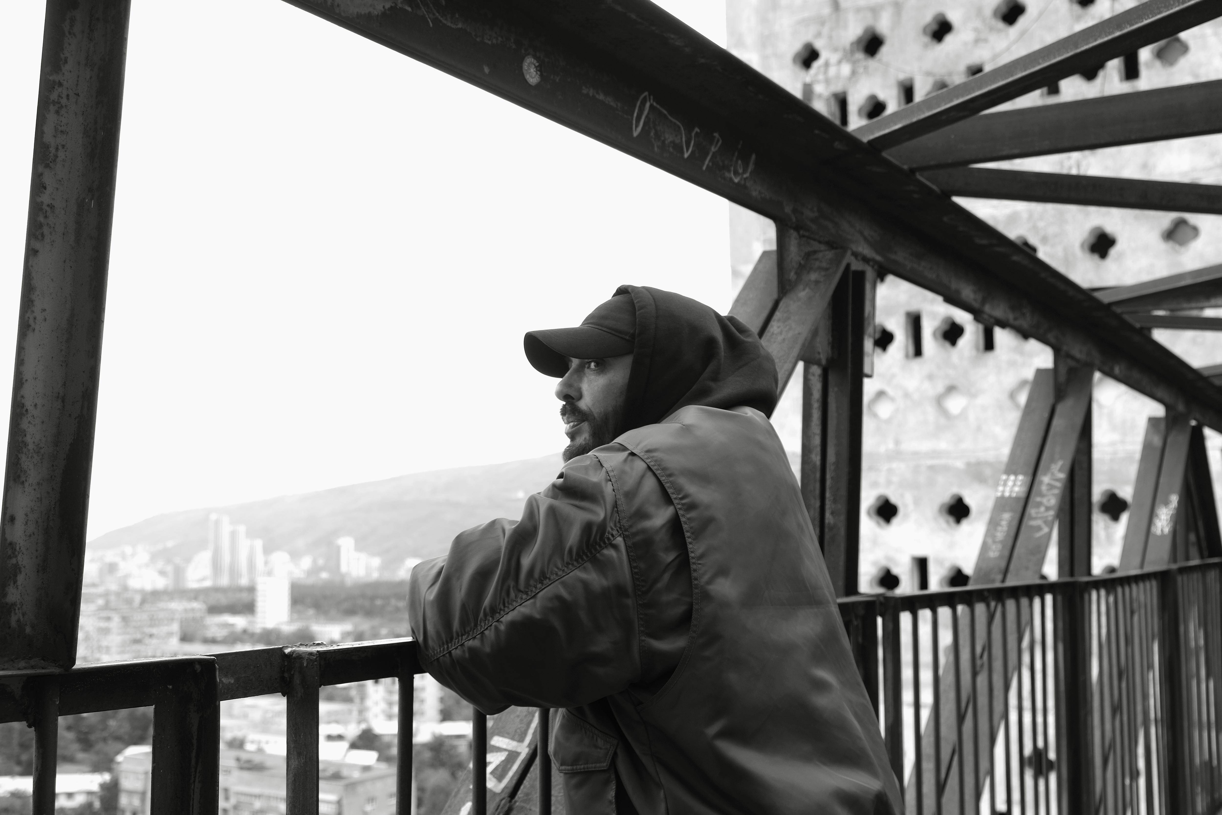 "On a bossé sur une scénographie particulière": Gringe, accompagné de DJ Pone, présente ce vendredi son nouvel opus à Nice