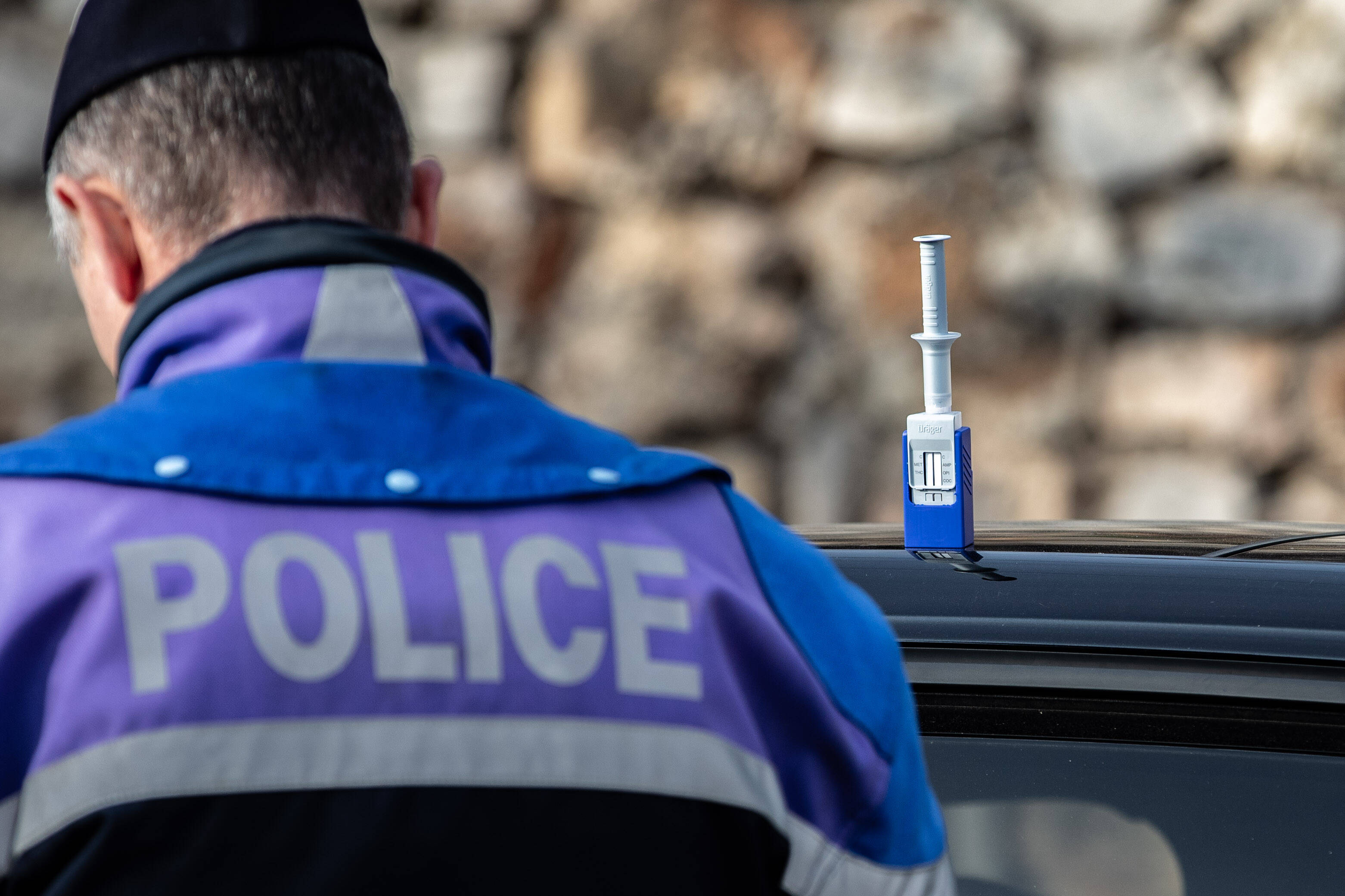 "Laissez-moi une dernière chance": contrôlé pour la troisième fois sans permis et en état d'ivresse, un homme condamné à Nice