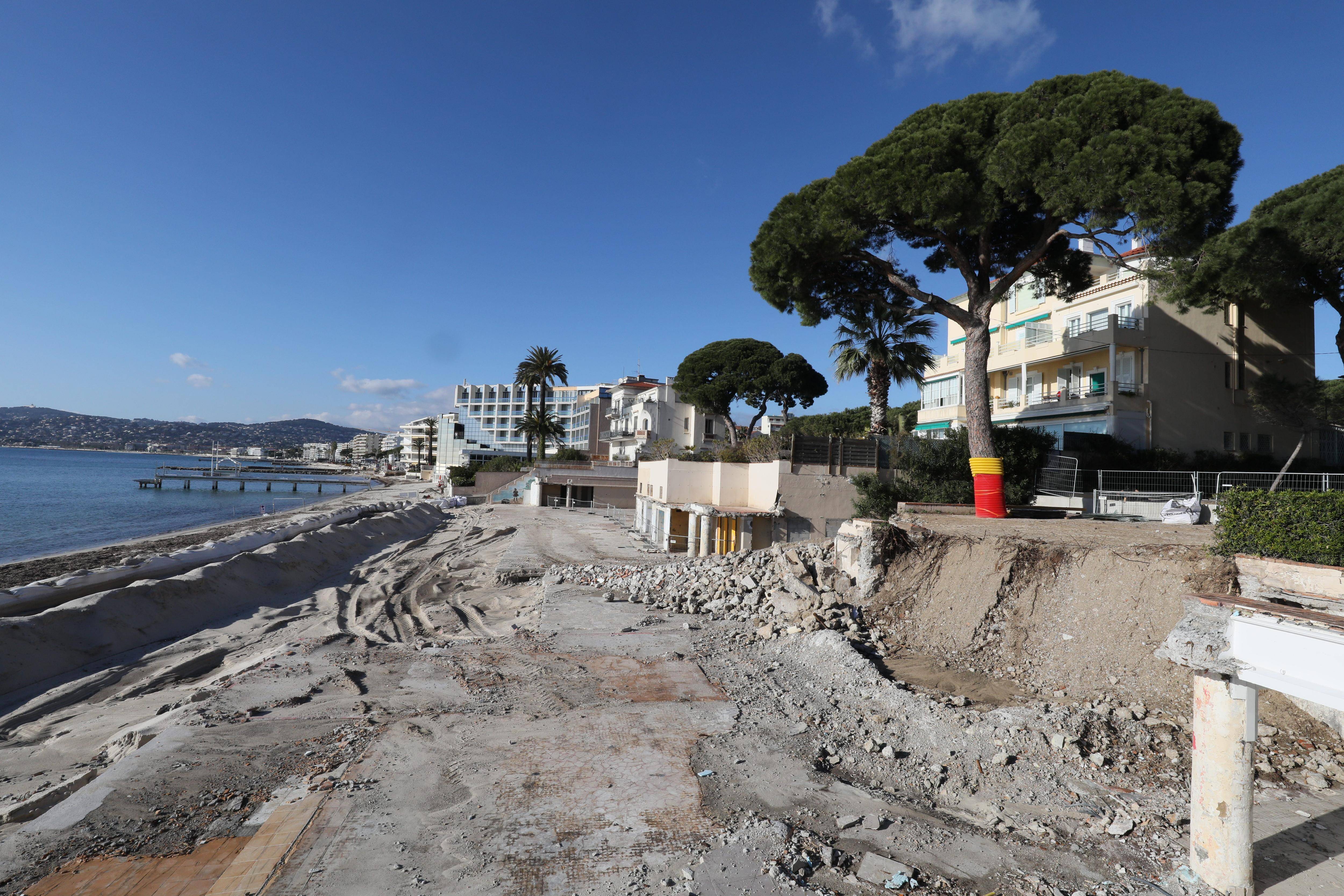 "Plusieurs semaines de retard": les commerçants entre attente et anxiété face au chantier des plages de Juan-les-Pins