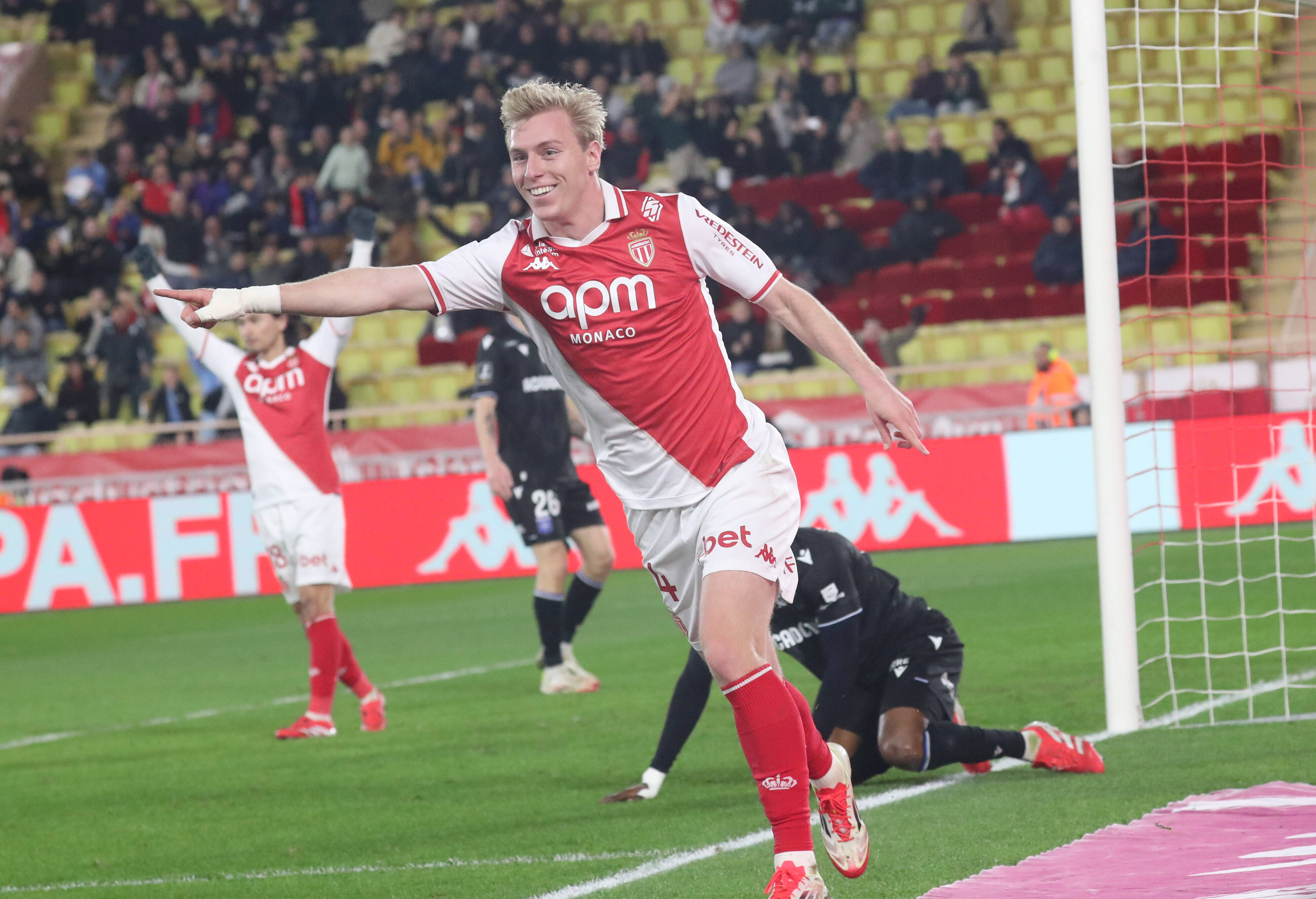 Monaco sans Camara à Paris mais avec deux attaquants