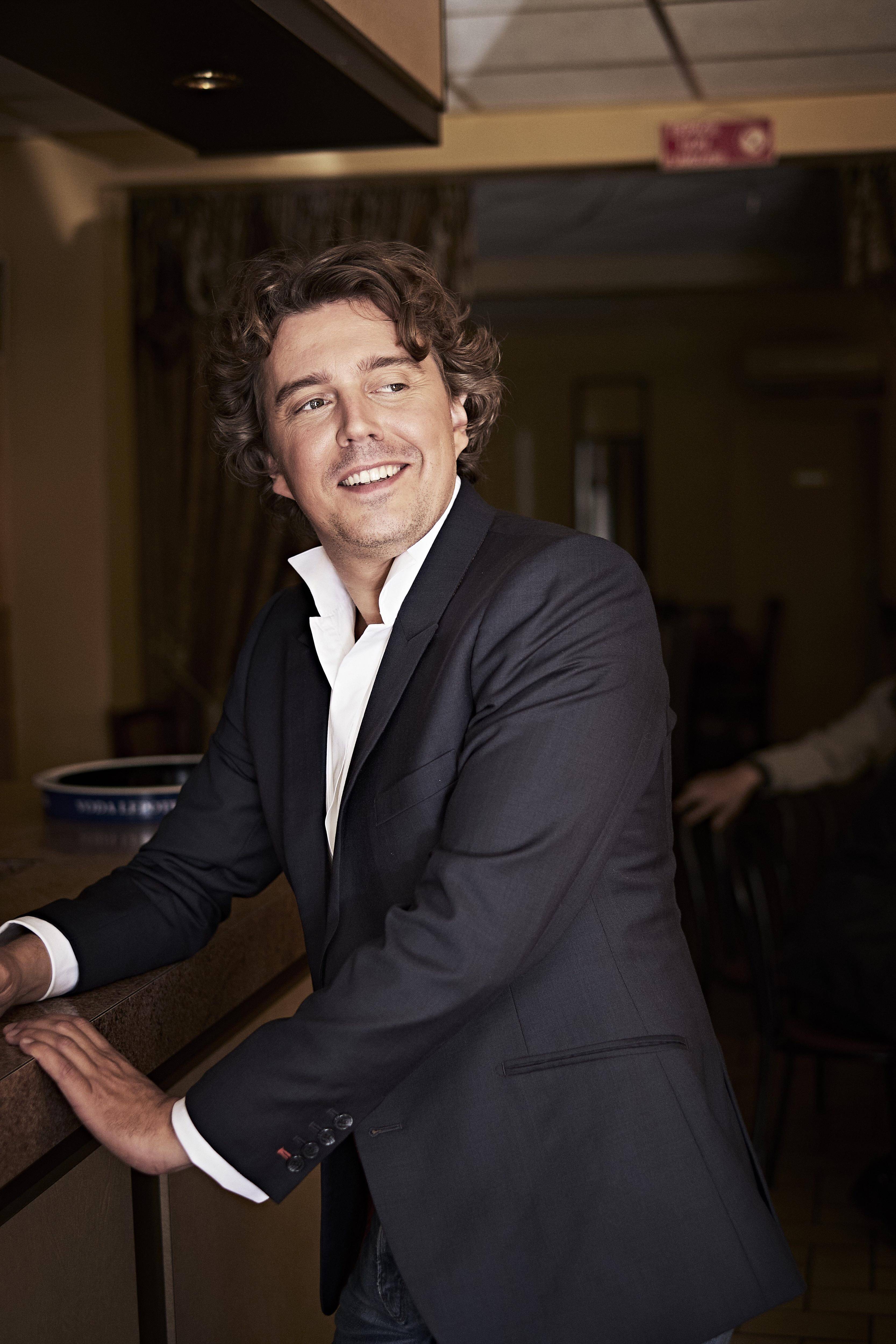 "Enfin! Enfin on va se rencontrer!", l'humoriste Alex Vizorek débarque pour son premier stand-up à Monaco