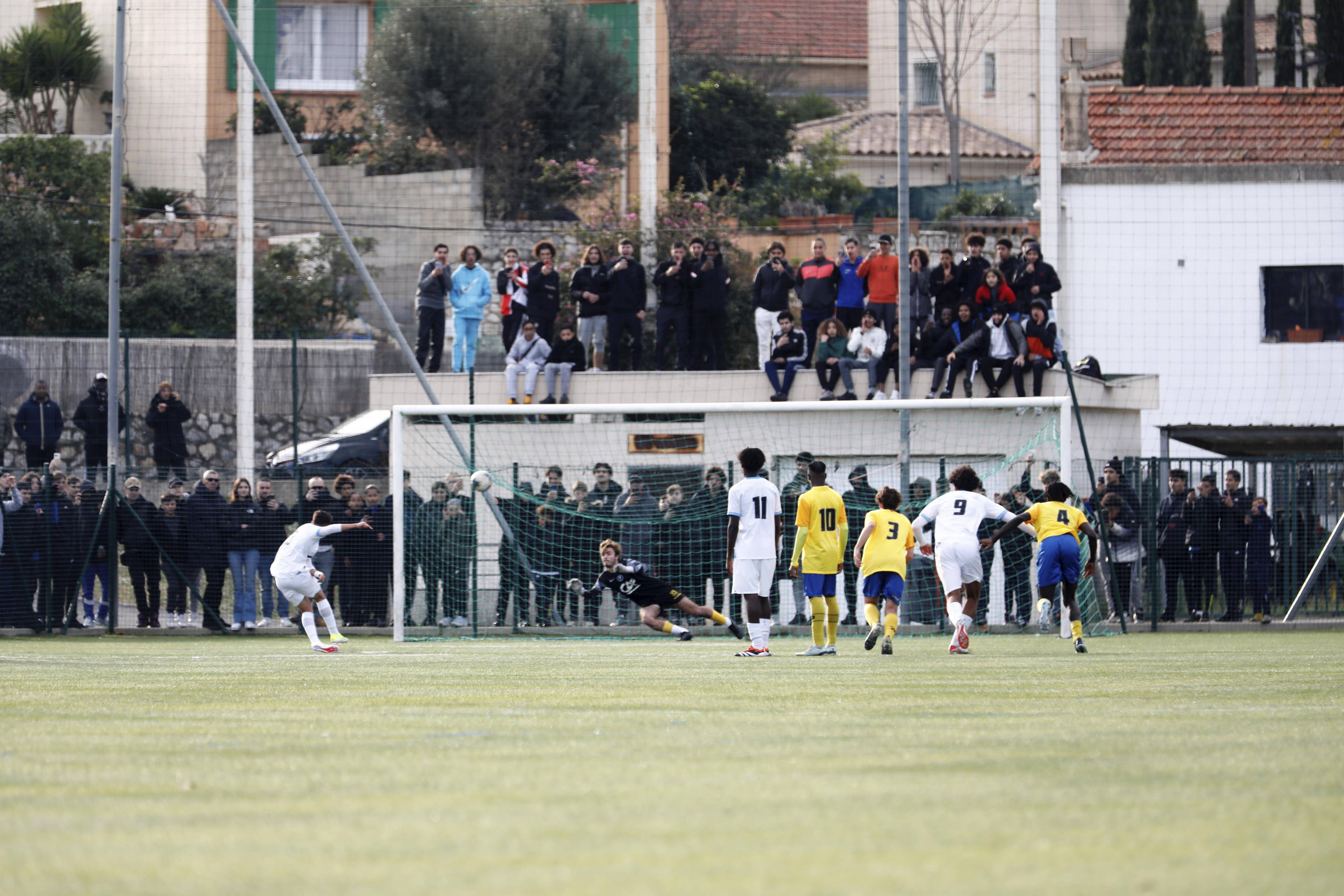 Match de football arrêté, entraîneur frappé: que s'est-il passé à Toulon dimanche dernier?
