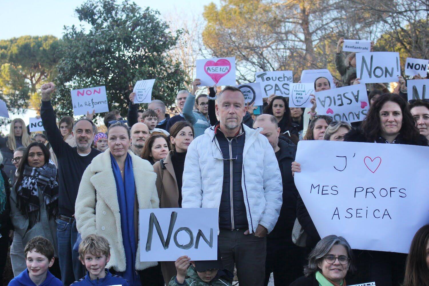 "Ce serait dégrader l'image de ce cursus": le rectorat veut changer les règles, la Section internationale anglophone dans la tourmente au CIV
