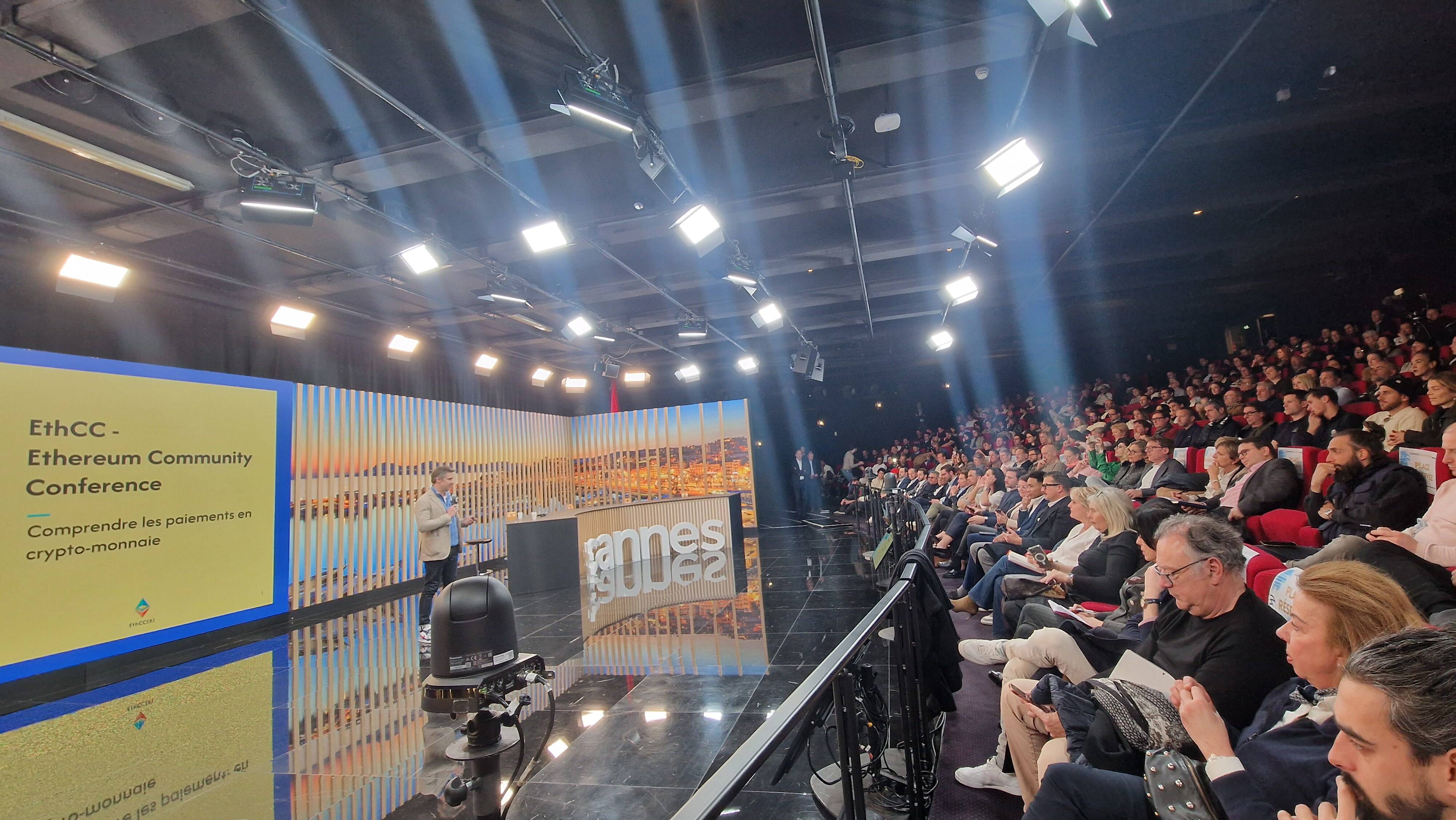 Ils étaient 400 au Palais des Festivals, les commerçants de Cannes misent sur la cryptomonnaie