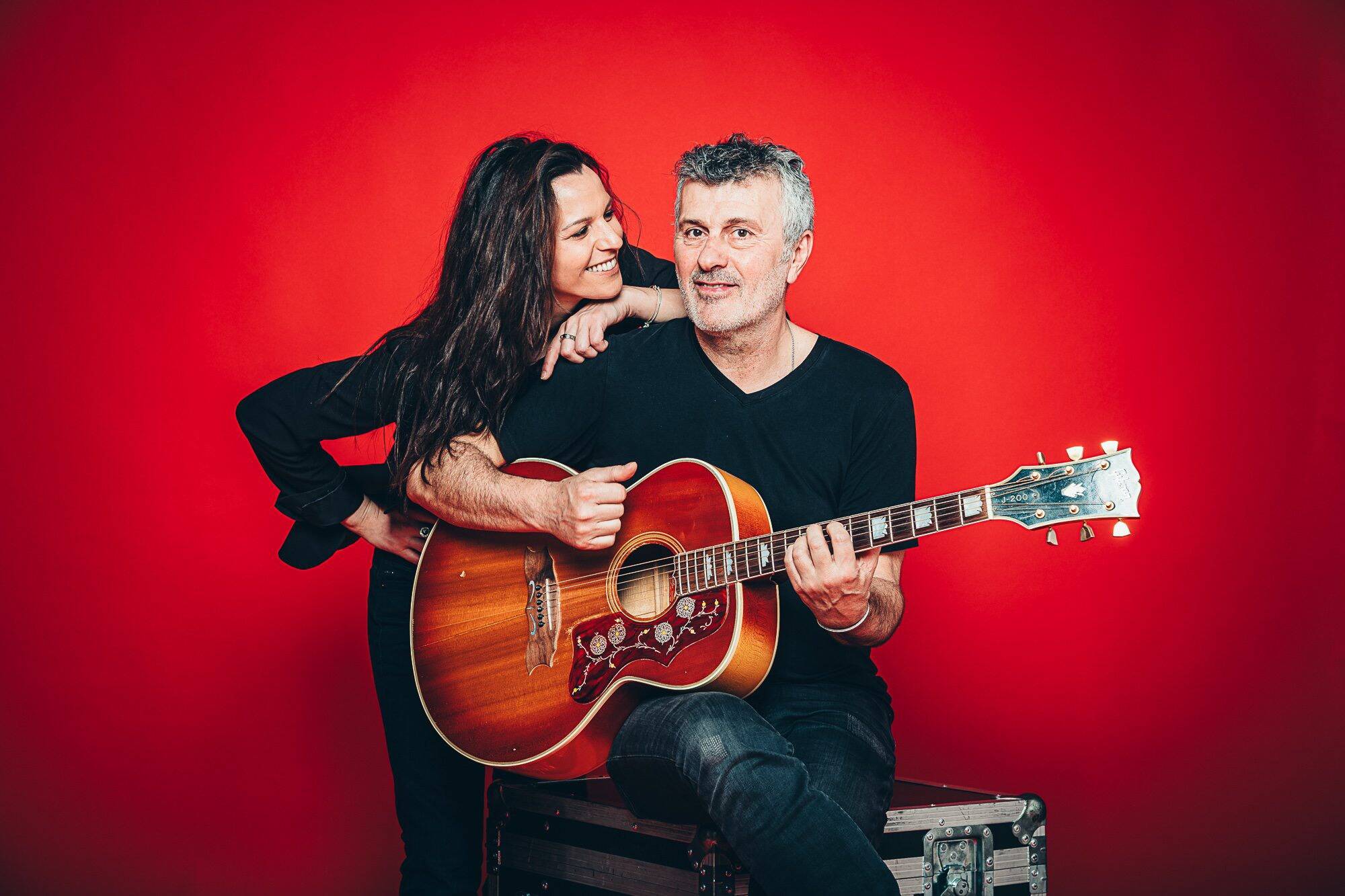 Finaliste de la première saison de "The Voice, Aude Henneville et le guitariste Hervé Brault très bientôt en version acoustique à Draguignan