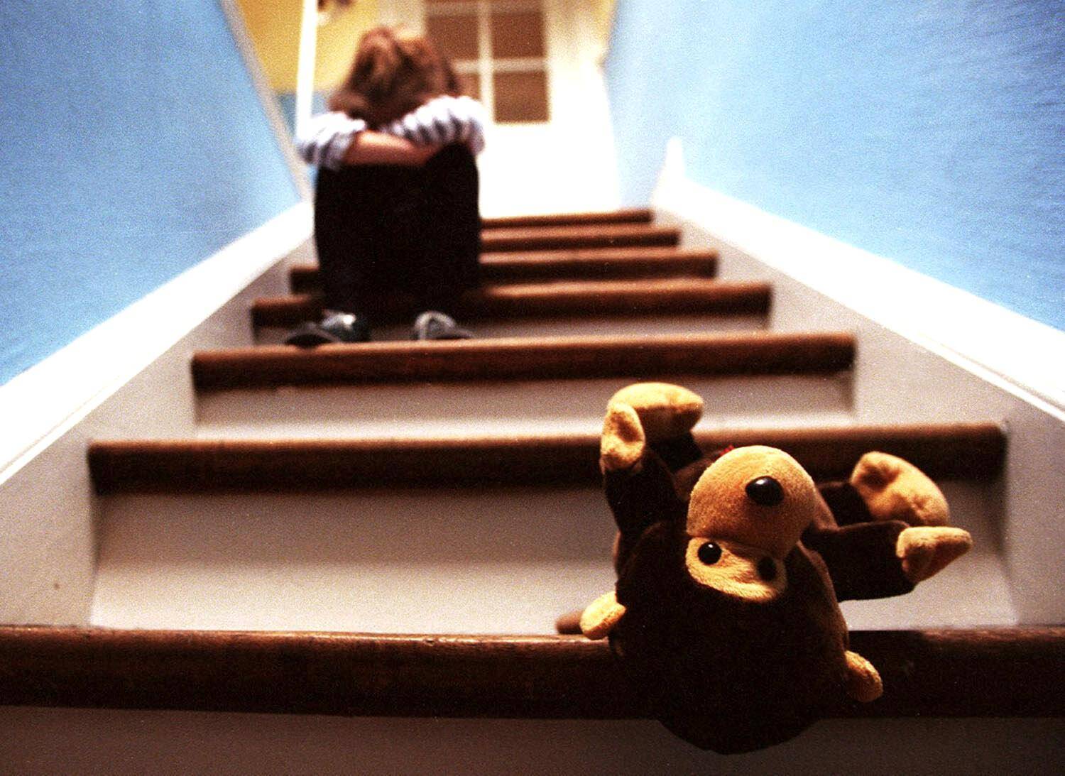 "Je veux montrer qu'il n'est jamais trop tard pour parler": un père incestueux condamné à 14 ans de réclusion par la cour criminelle des Alpes-Maritimes plus de 20 ans après les faits