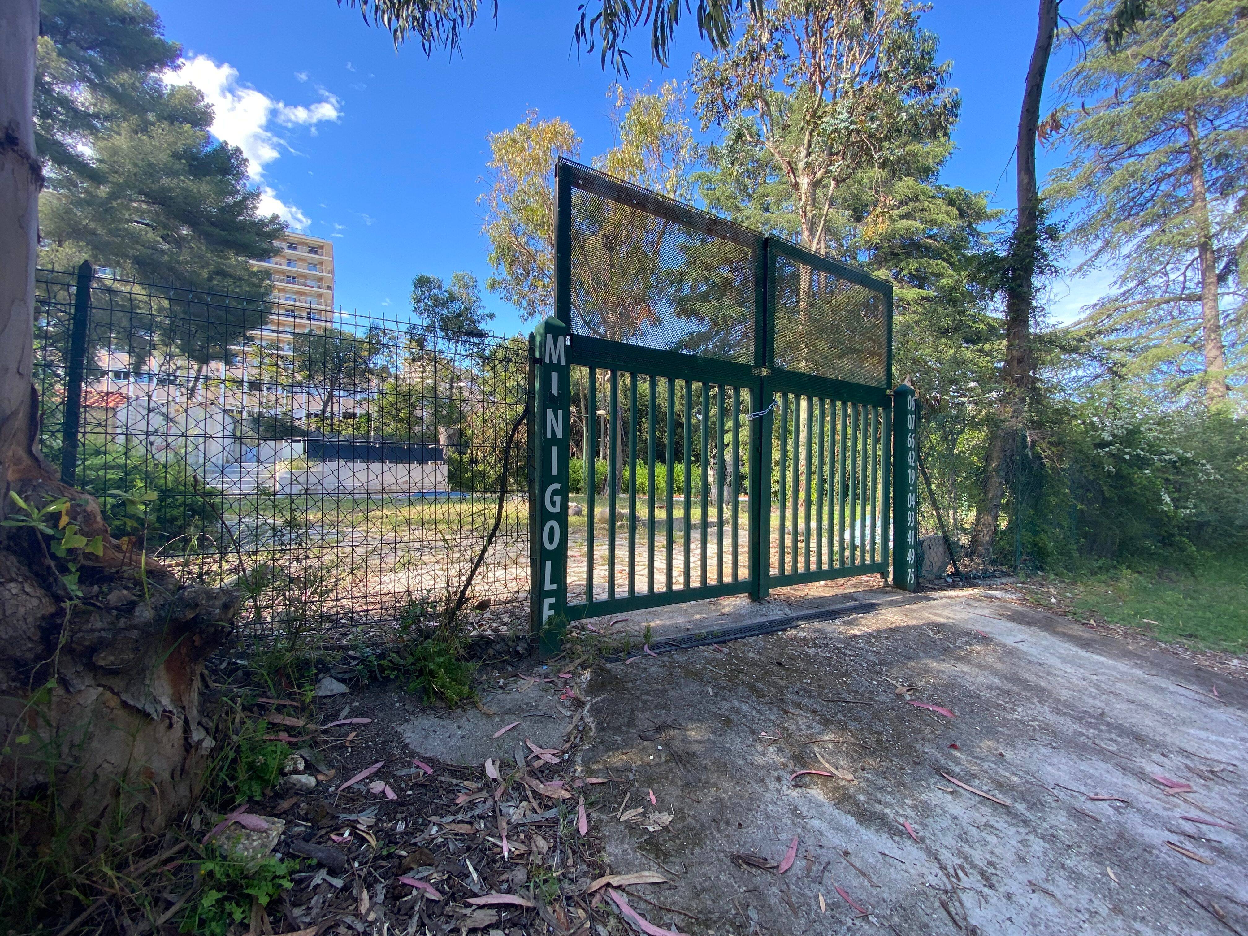 Les Niçois vont pouvoir se prononcer sur l'avenir du mini-golf au parc Carol-de-Roumanie à Nice