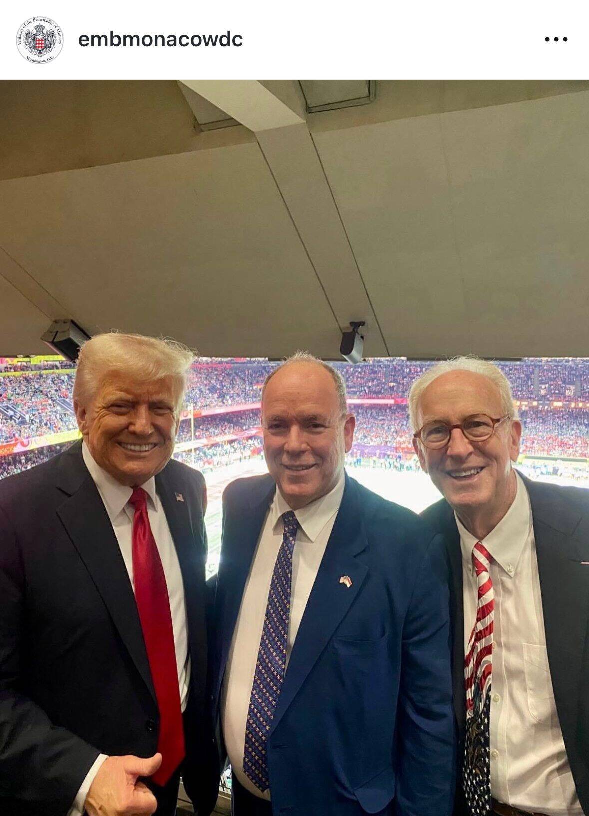 Au Super Bowl, le prince Albert II rencontre le président américain Donald Trump