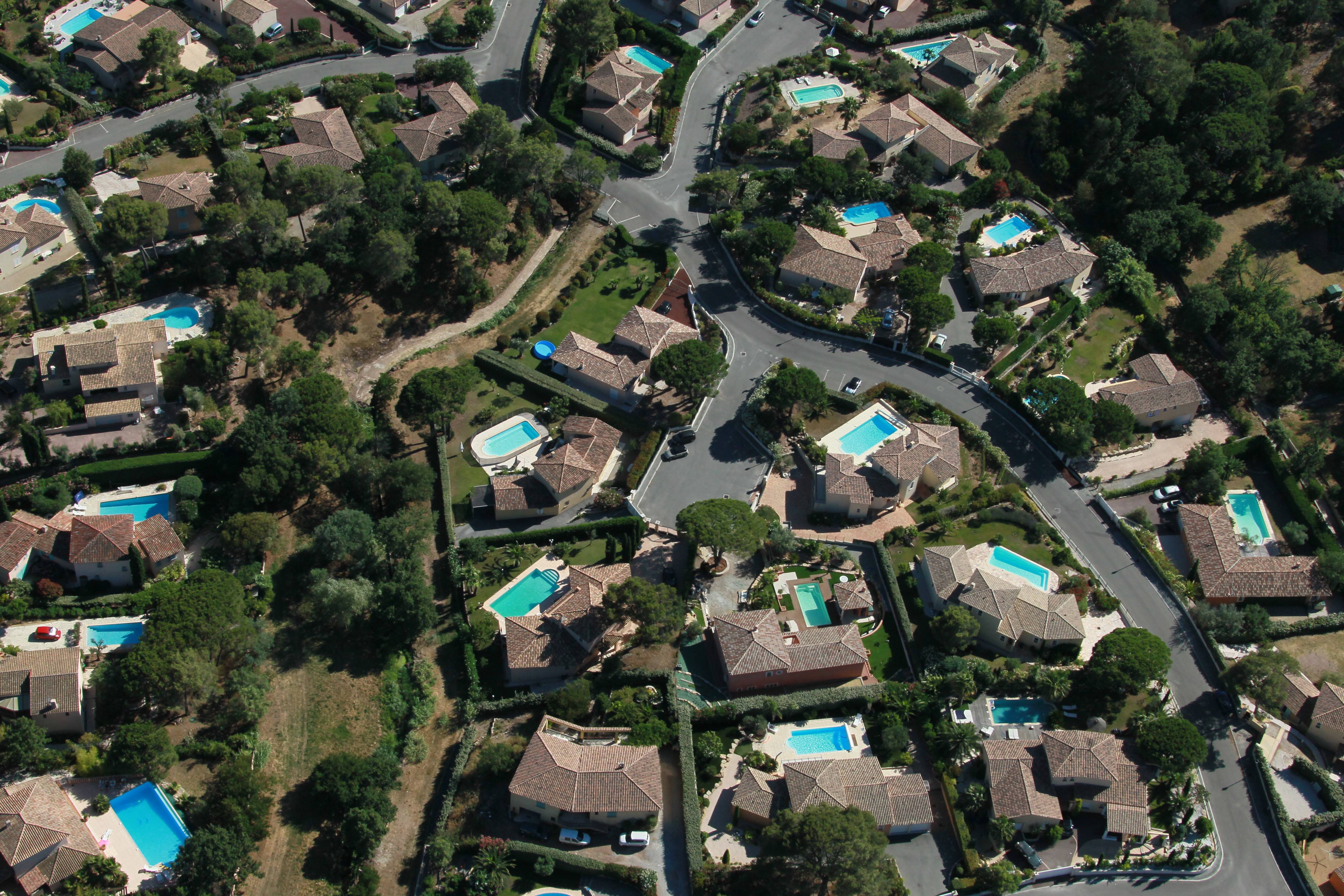 Chiffres d'affaires minorés, piscines non déclarées, services inventés... Quelles sont les fraudes fiscales les plus communes dans le Var