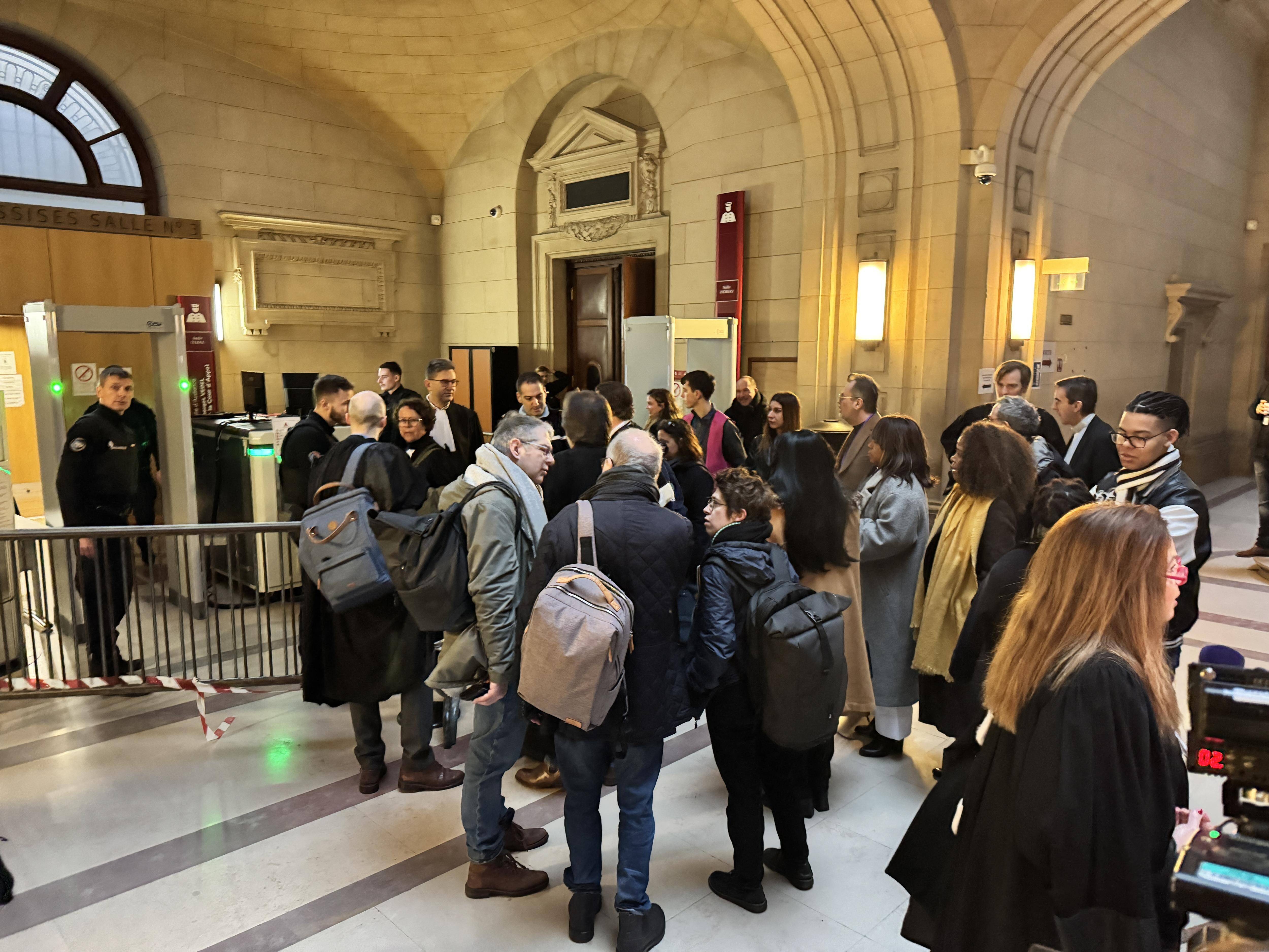 Deux experts mettent à mal la "ligne de défense" de l'accusé de l'attentat de la basilique Notre-Dame qui plaide l'amnésie