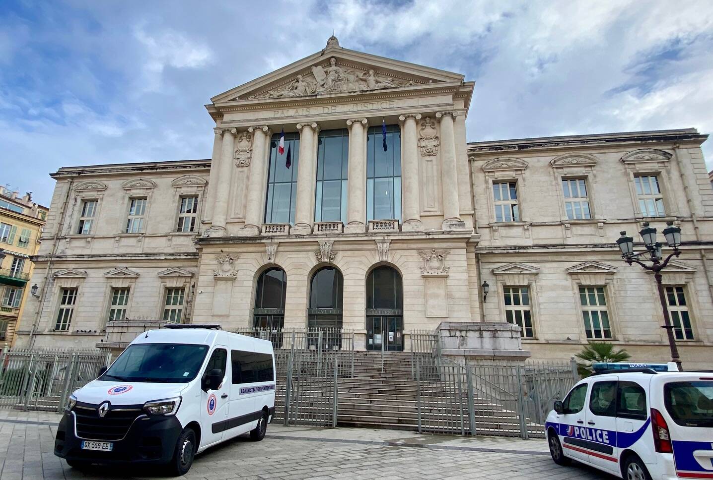 "J'ai pris une mauvaise décision": une éducatrice devant le tribunal après le décès près de Nice d'un jeune garçon du foyer "La Parenthèse"