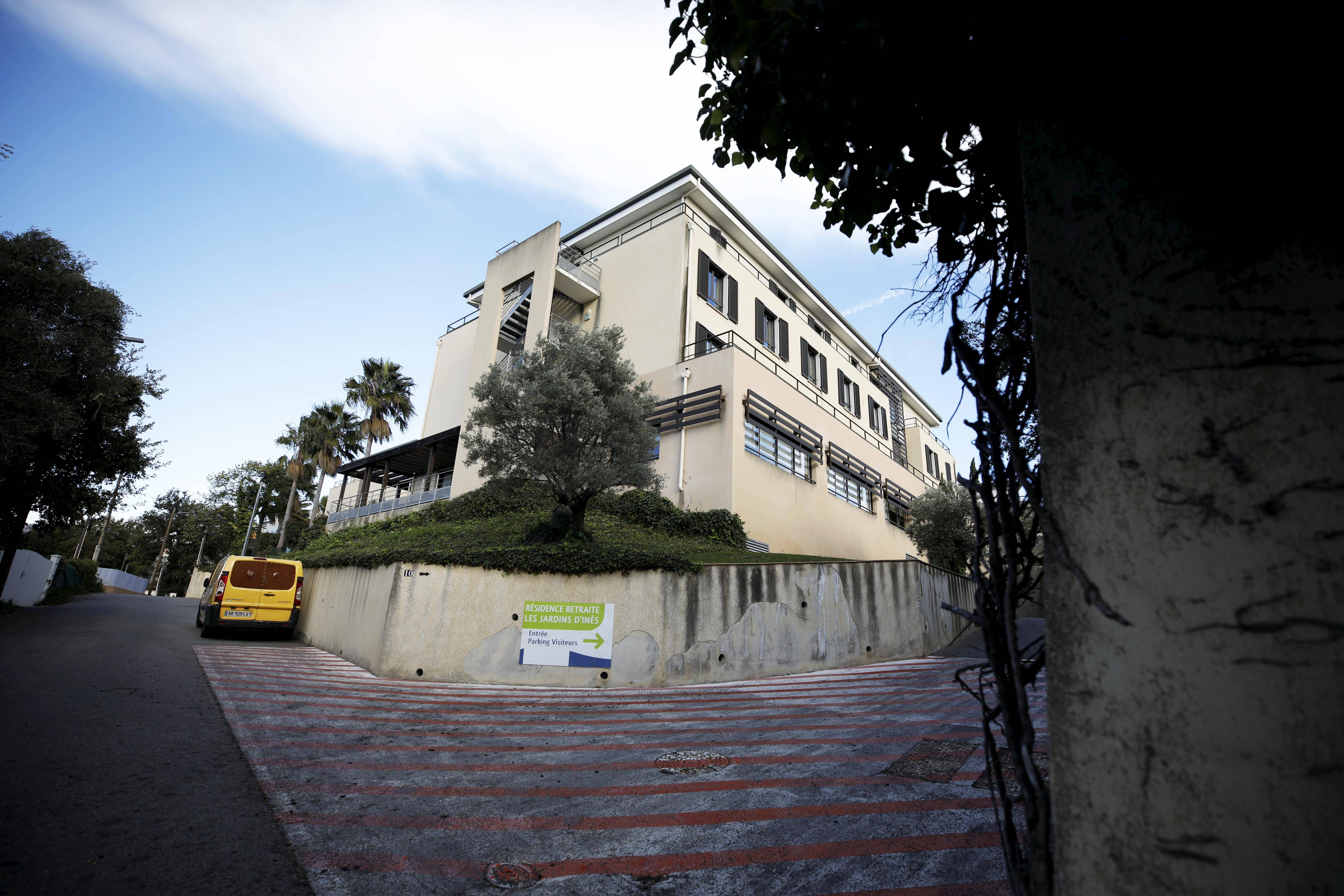 Soupçons de maltraitance dans un Ehpad près de Nice: "Ils ont fait disparaître des documents", affirme un psychiatre