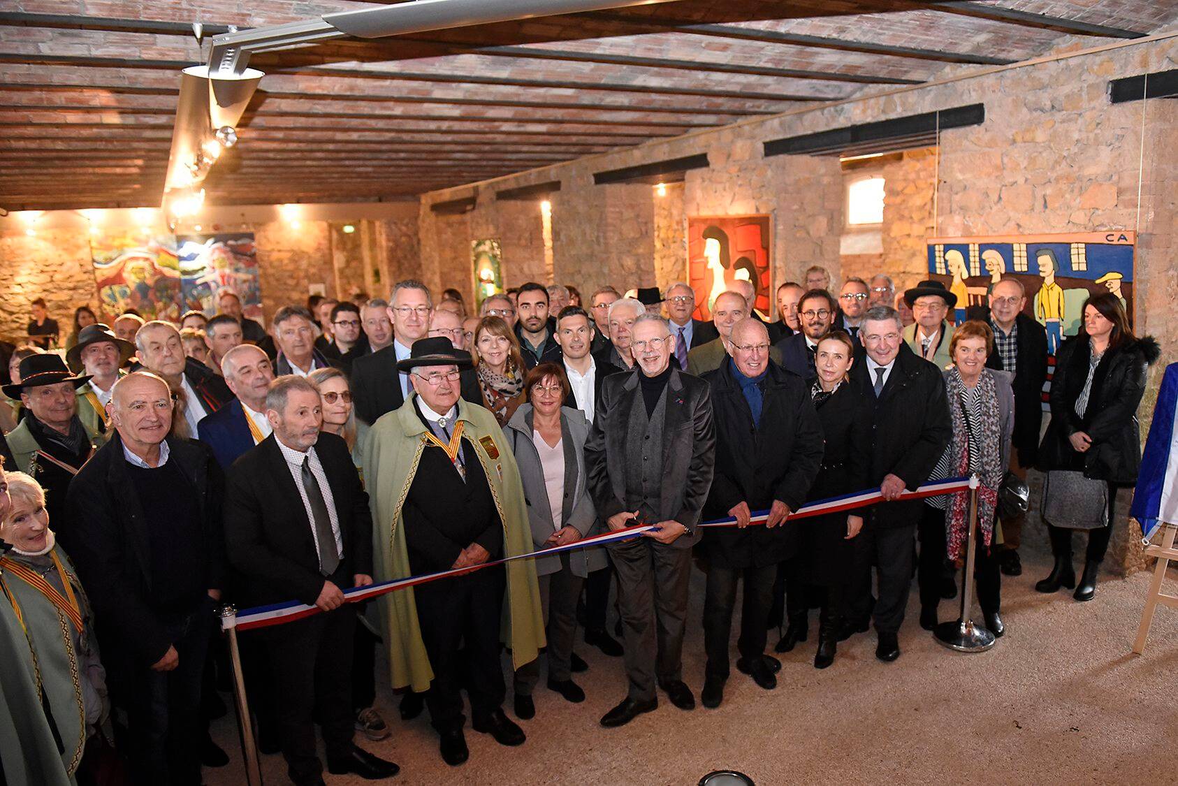 "On y trouve 153 oliviers, pour chacune des 153 communes du département": une oliveraie symbolique à l'hôpital de Pierrefeu