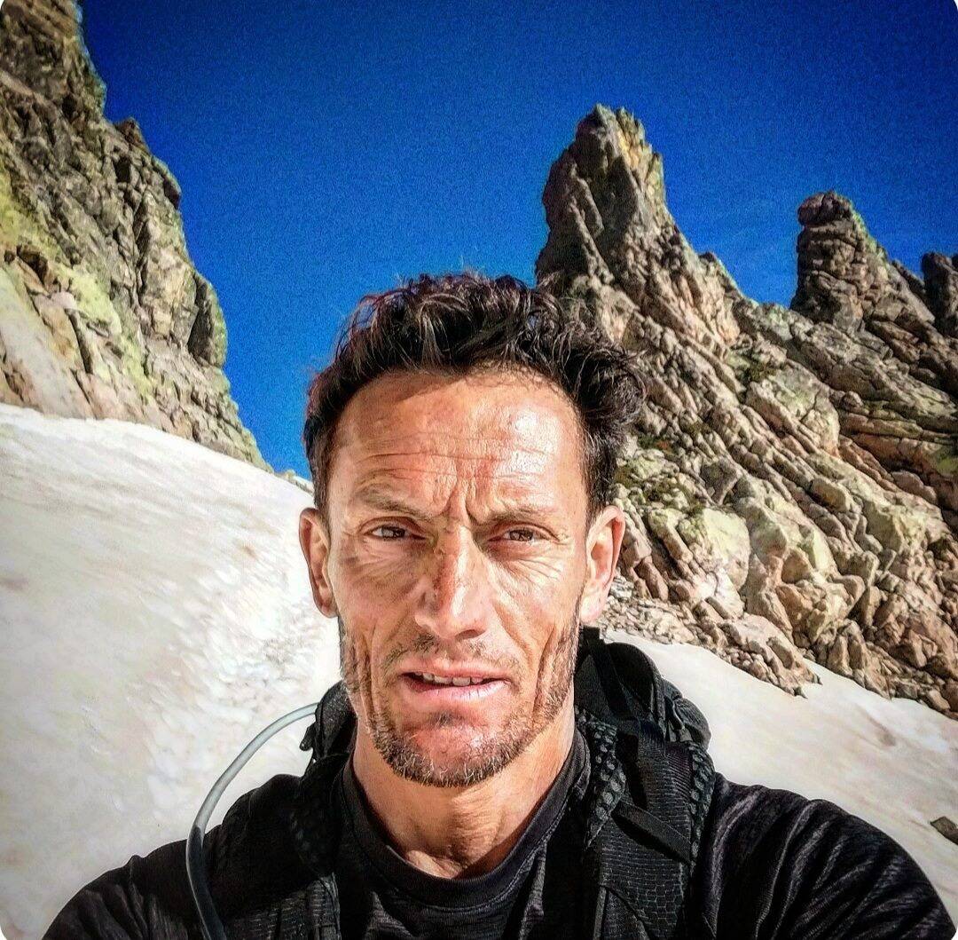 "Poser des mots doux et délicats sur une vie qui parfois a été douloureuse": ce berger va traverser les Alpes à pied pour porter un message sur la santé mentale