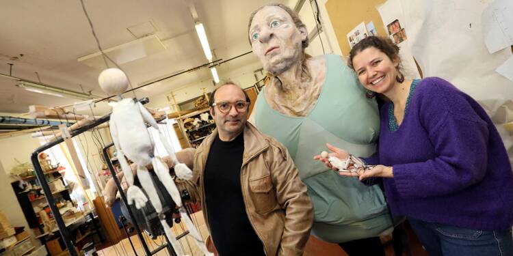 Une marionnette XXL pour le Théâtre désaccordé de Cannes