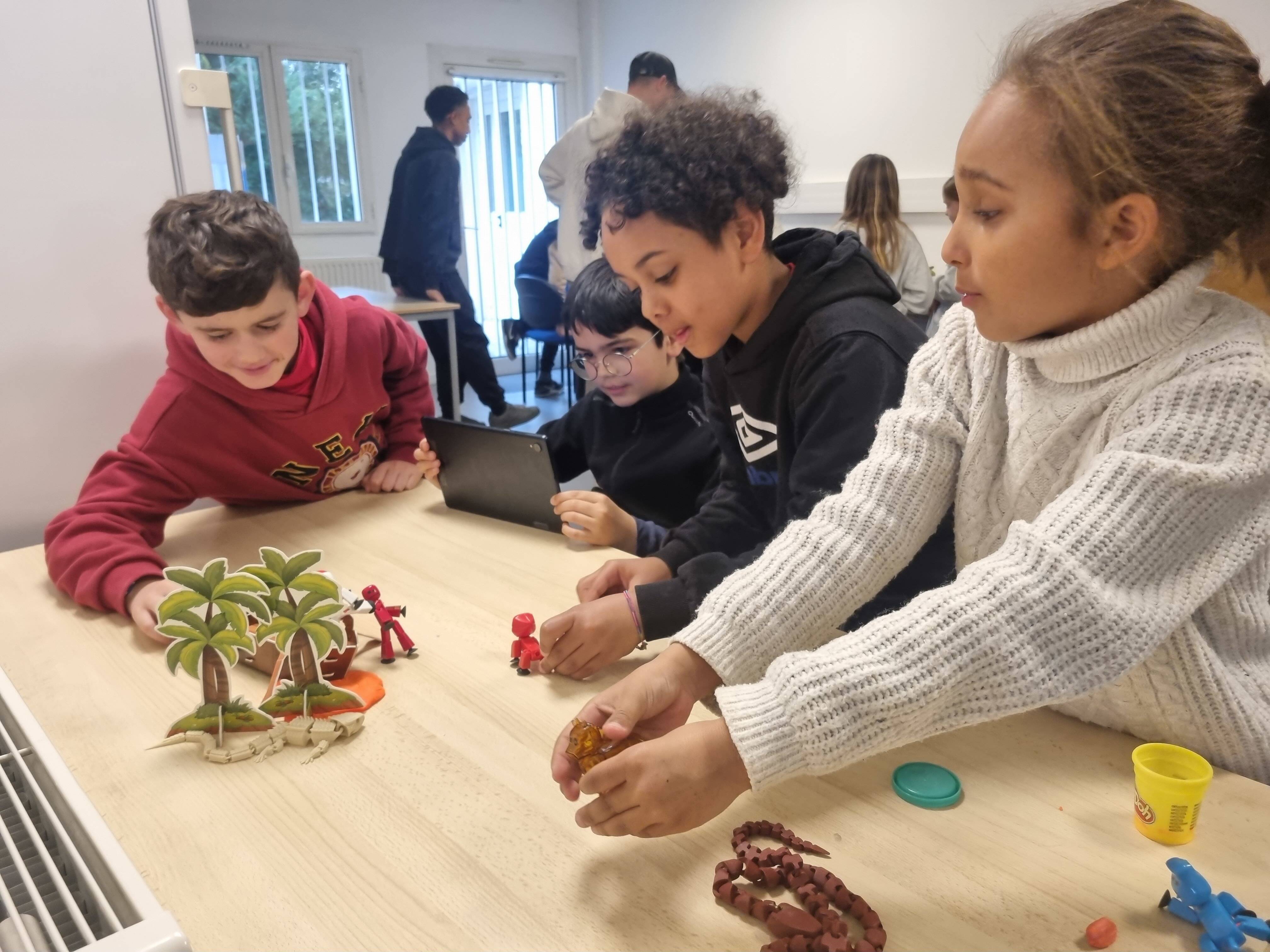 "L'objectif n'est pas de critiquer les écrans, mais de rappeler certaines informations essentielles": des vacances en mode numérique sans les dangers à Mougins