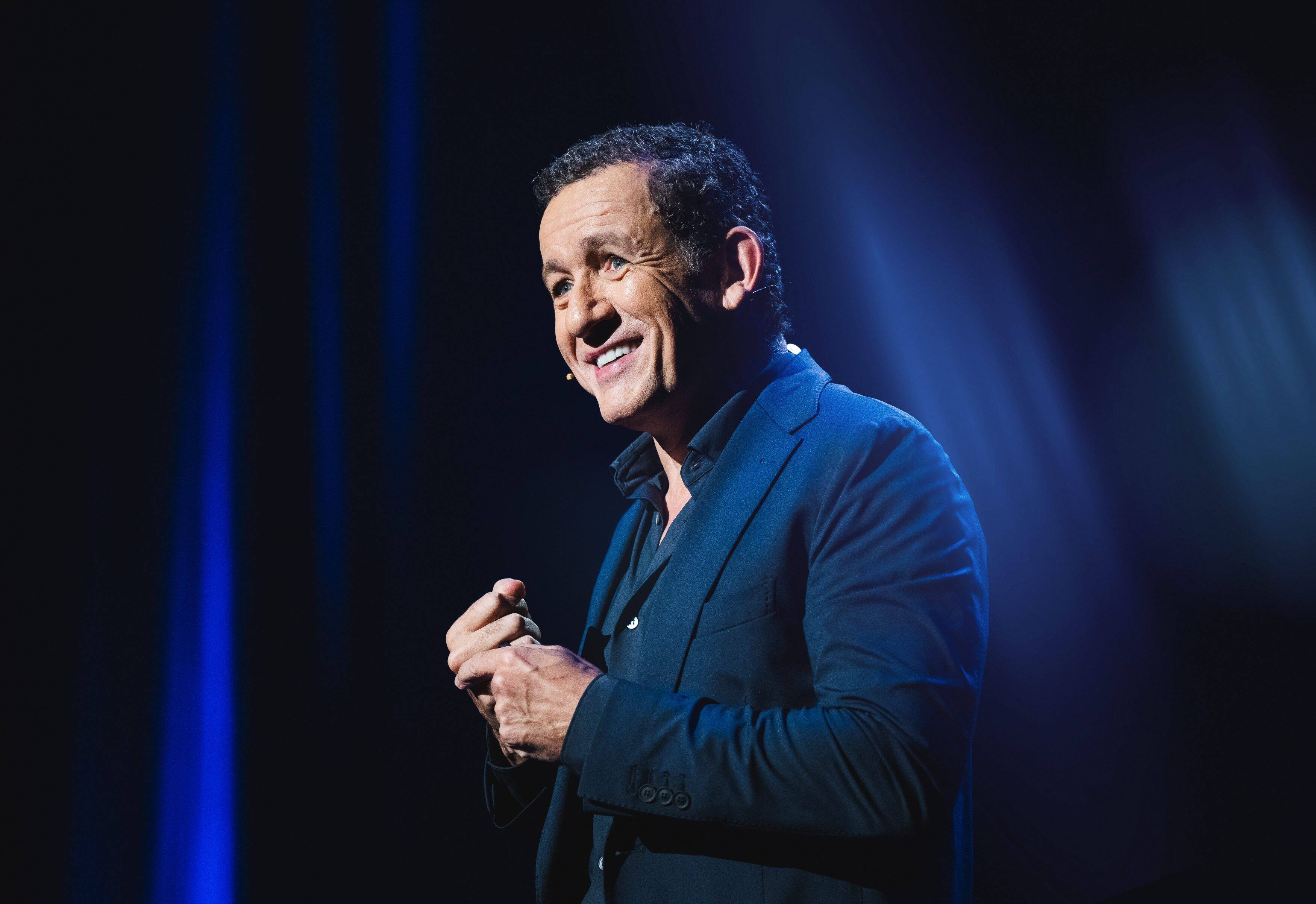 "Je faisais rire ma mère quand j'étais gamin, parce qu'elle en avait besoin": Dany Boon revient à son premier amour, le one-man show, à Antibes