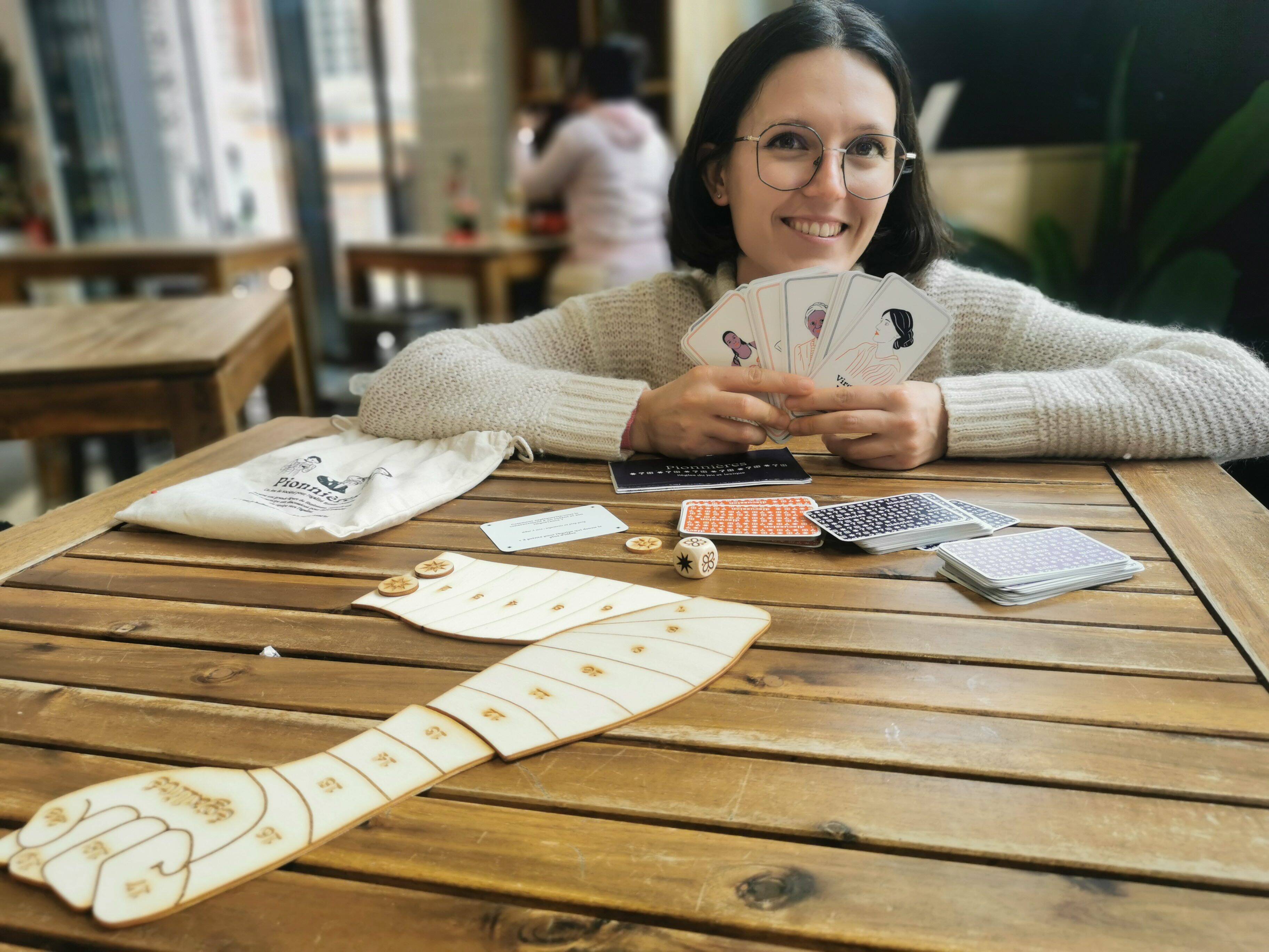 Cette designeuse toulonnaise a participé à créer un jeu distribué dans des lycées et collèges, qui prône l'égalité femmes - hommes