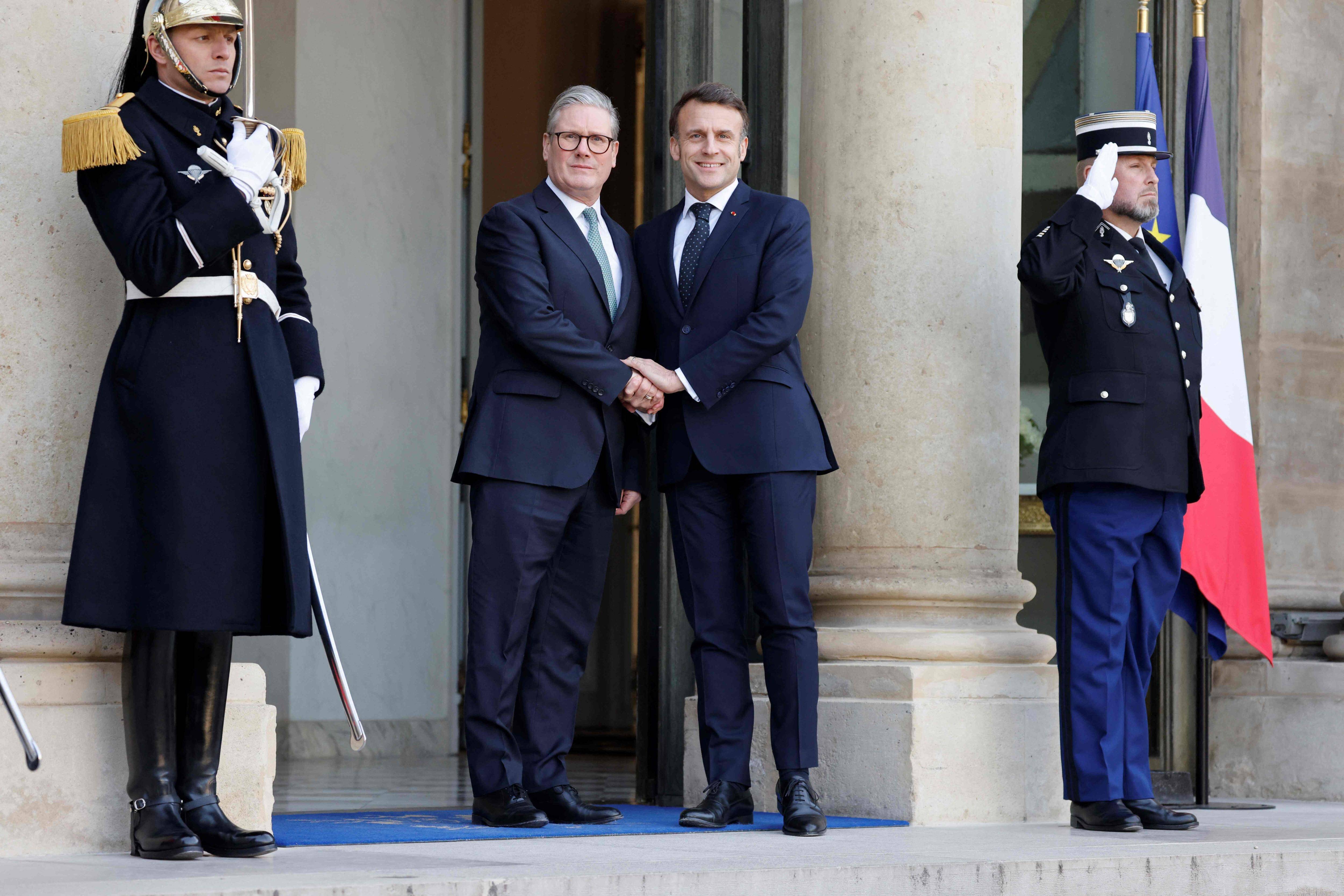 Emmanuel Macron annonce à Nice-Matin et la presse régionale qu'il n'exclut pas d'envoyer des soldats en Ukraine "pour garantir un accord de paix"