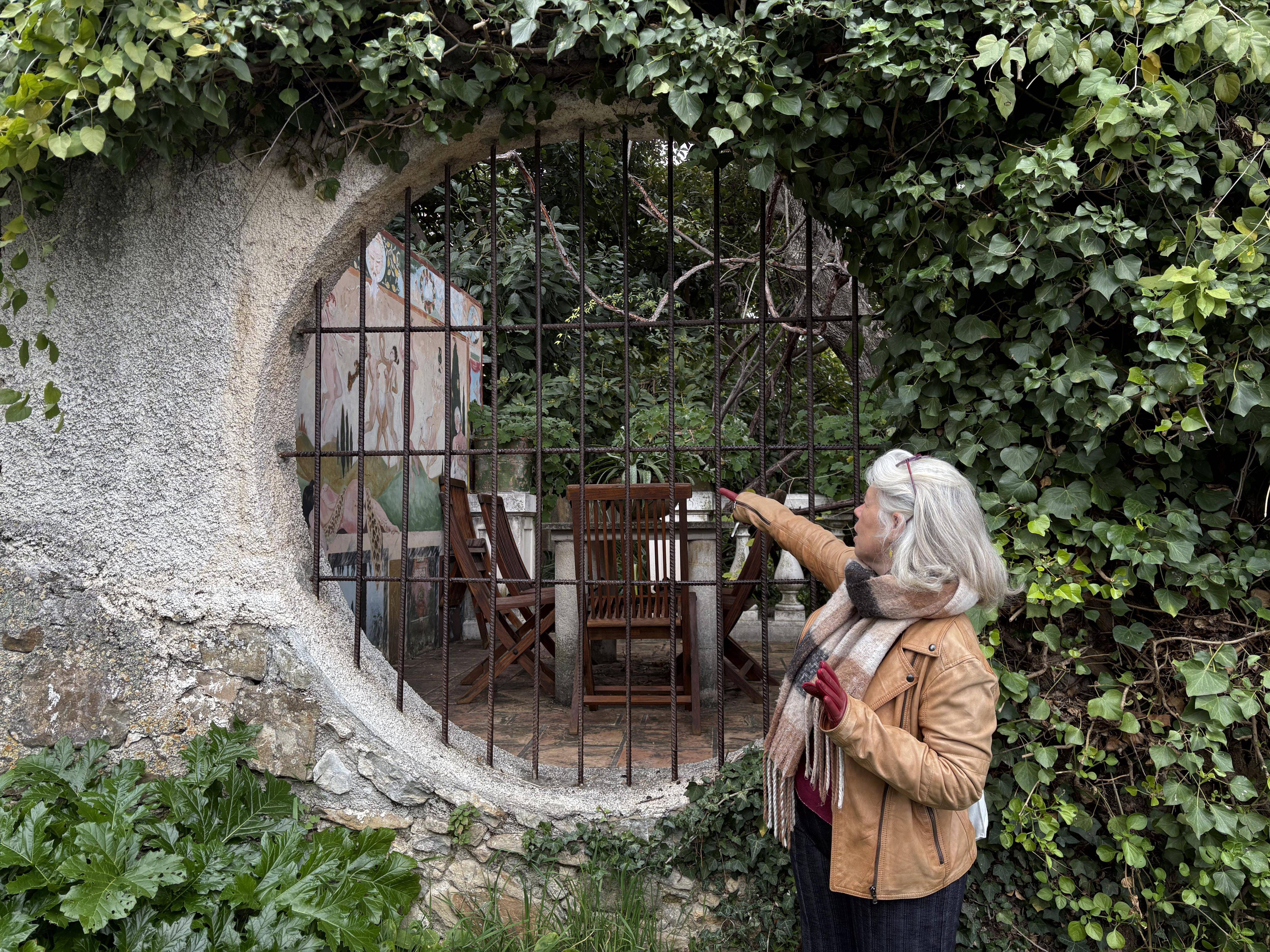 Avec ses visites guidées insolites, elle ressuscite les fantômes de Garavan à Menton