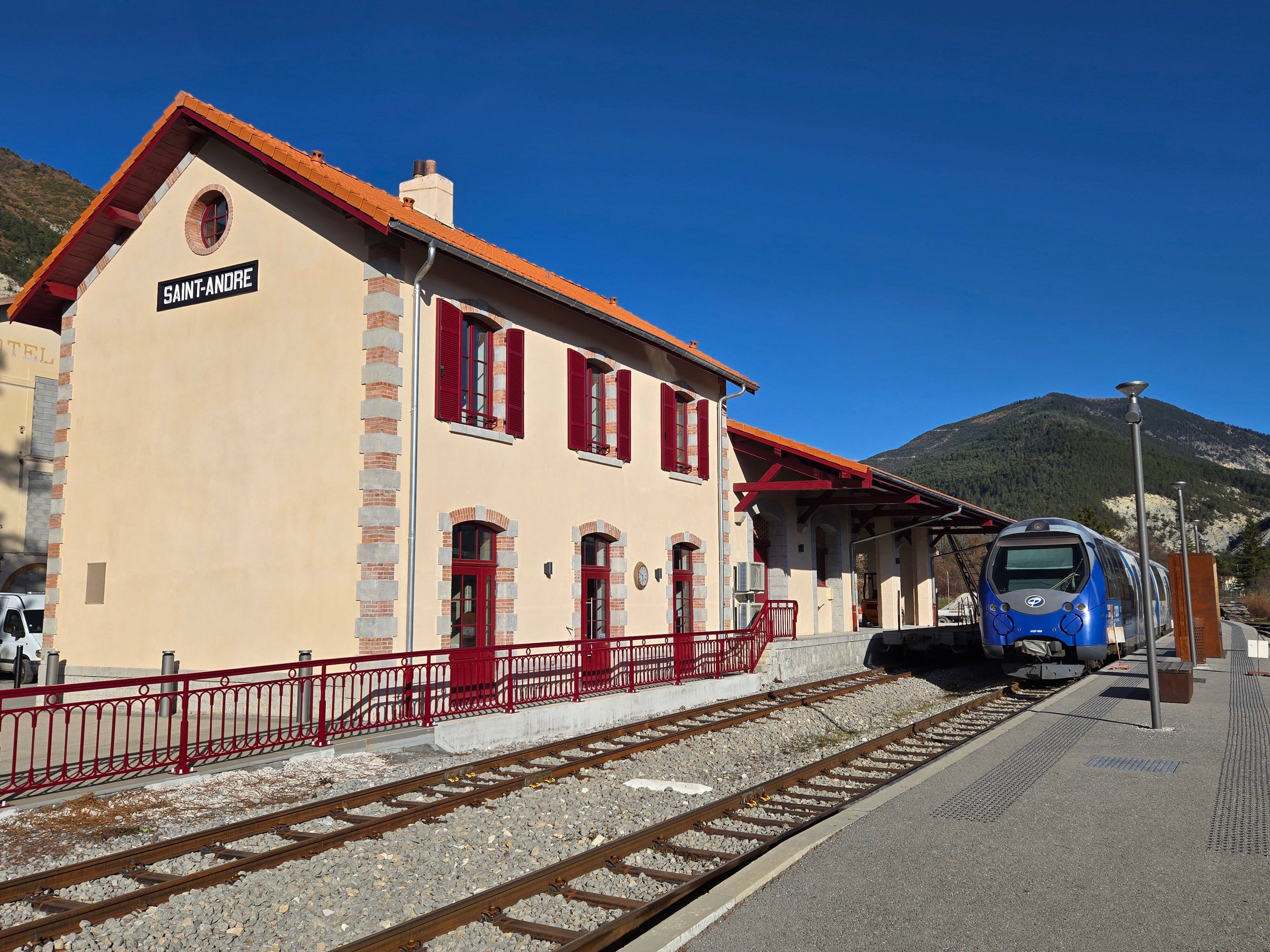 "On répond à un vrai besoin": 600.000 voyageurs, un record pour le célèbre train des Pignes